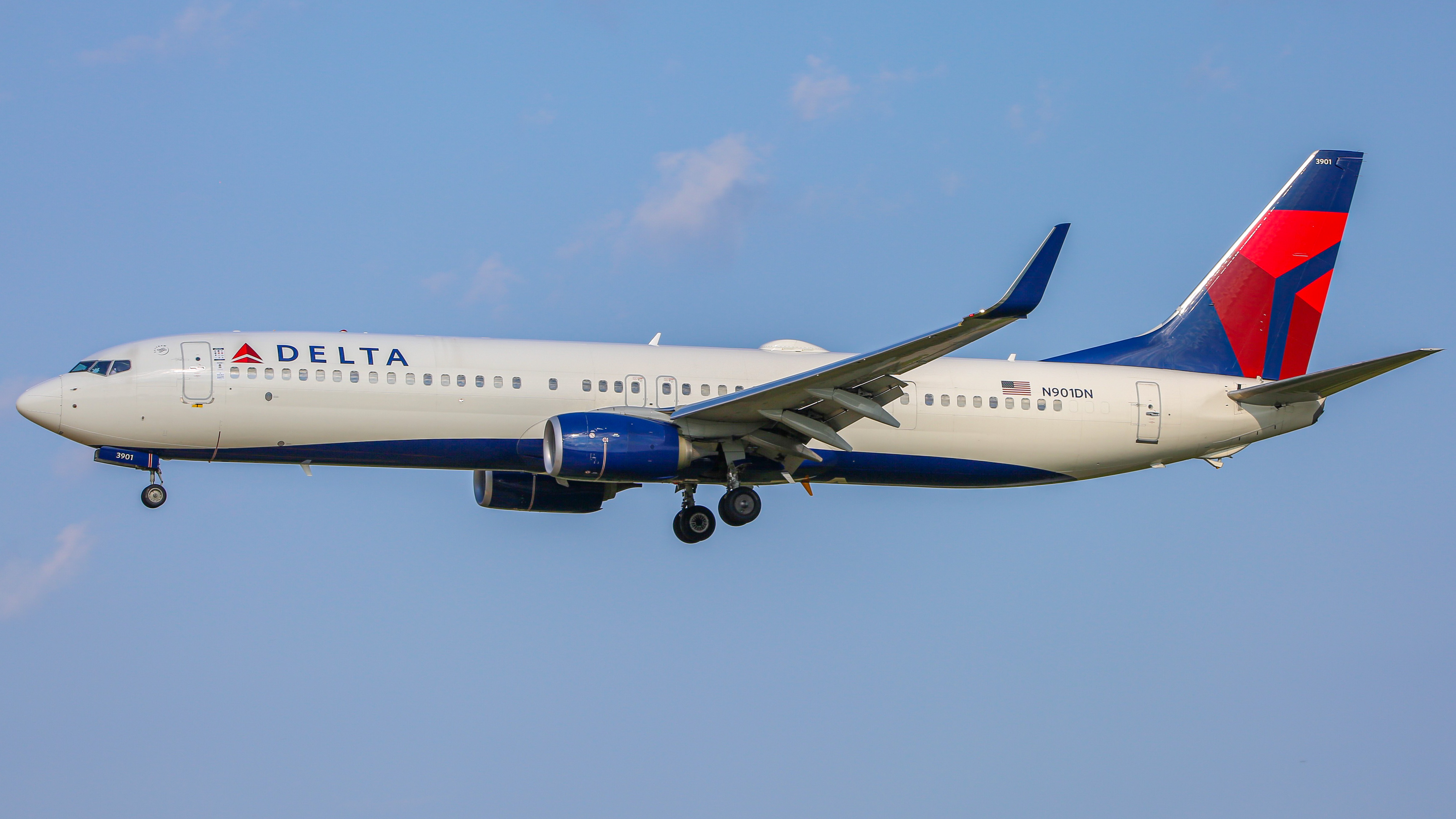Full size: Delta Airlines Boeing 737-800 N901DN at Baltimore/Washington International Thurgood Marshall Airport