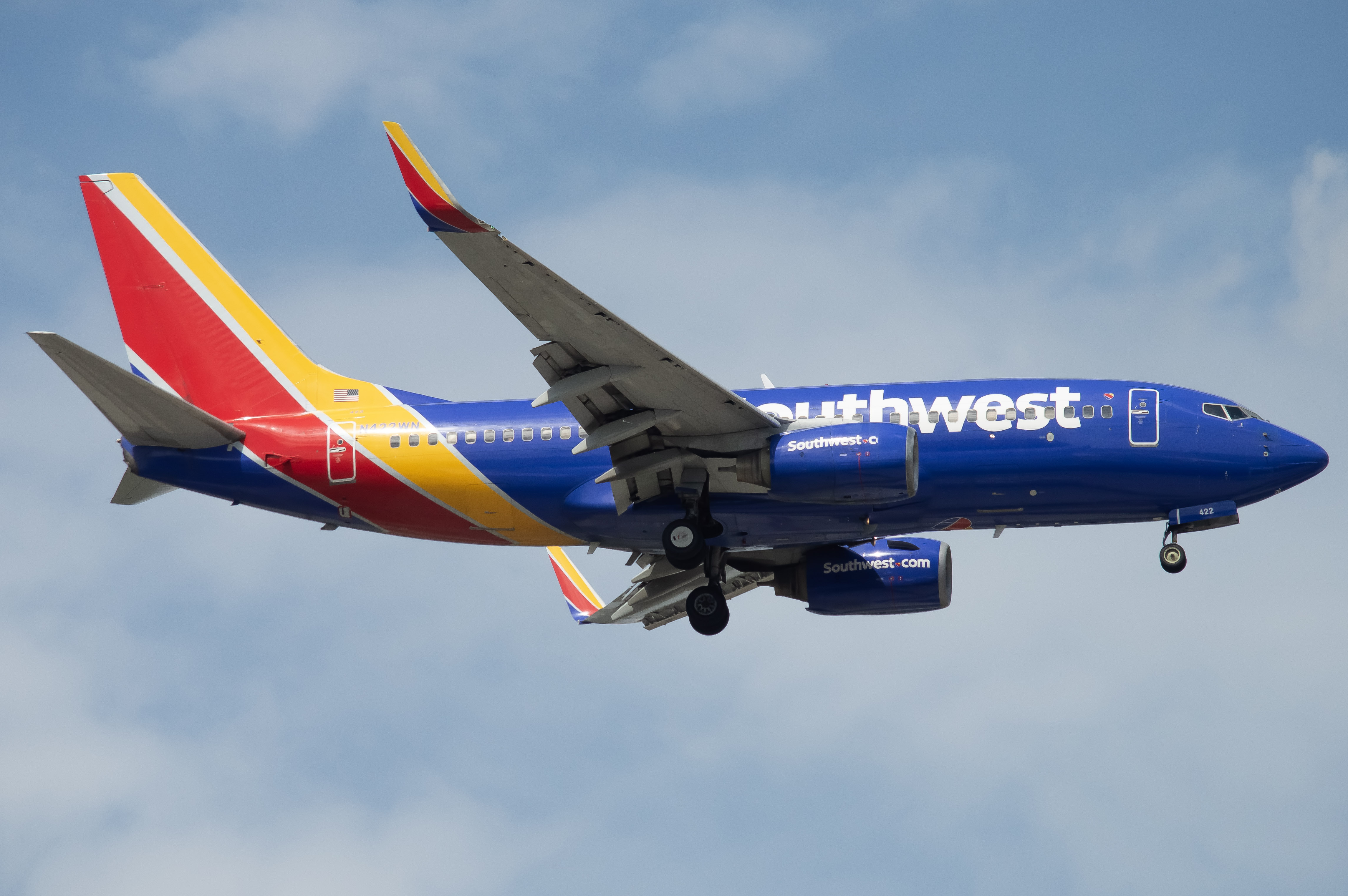 Full size: Southwest Airlines Boeing 737-700 N422WN at Baltimore/Washington International Thurgood Marshall Airport