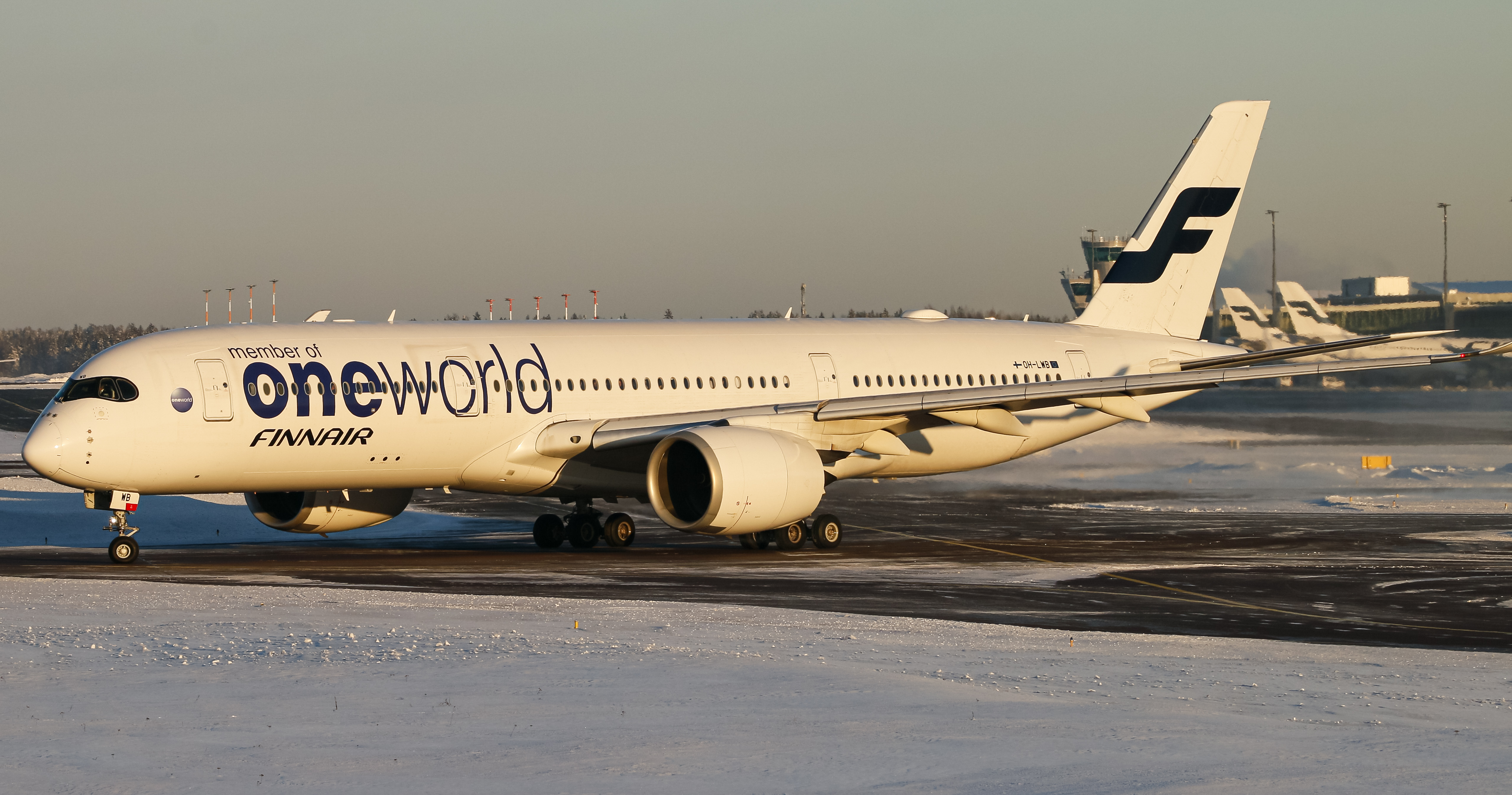 Full size: Finnair Airbus A350-900 OH-LWB at Helsinki Vantaa Airport