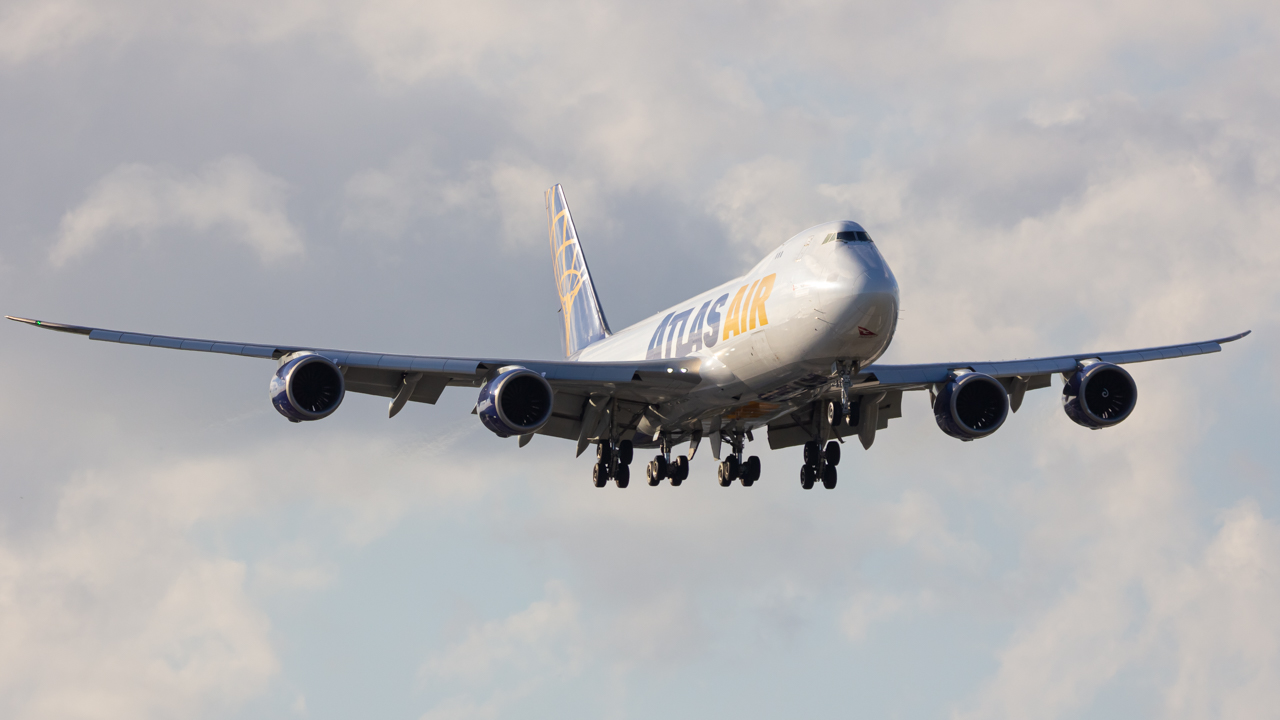 Full size: Atlas Air Boeing 747-8F N856GT at Miami International Airport
