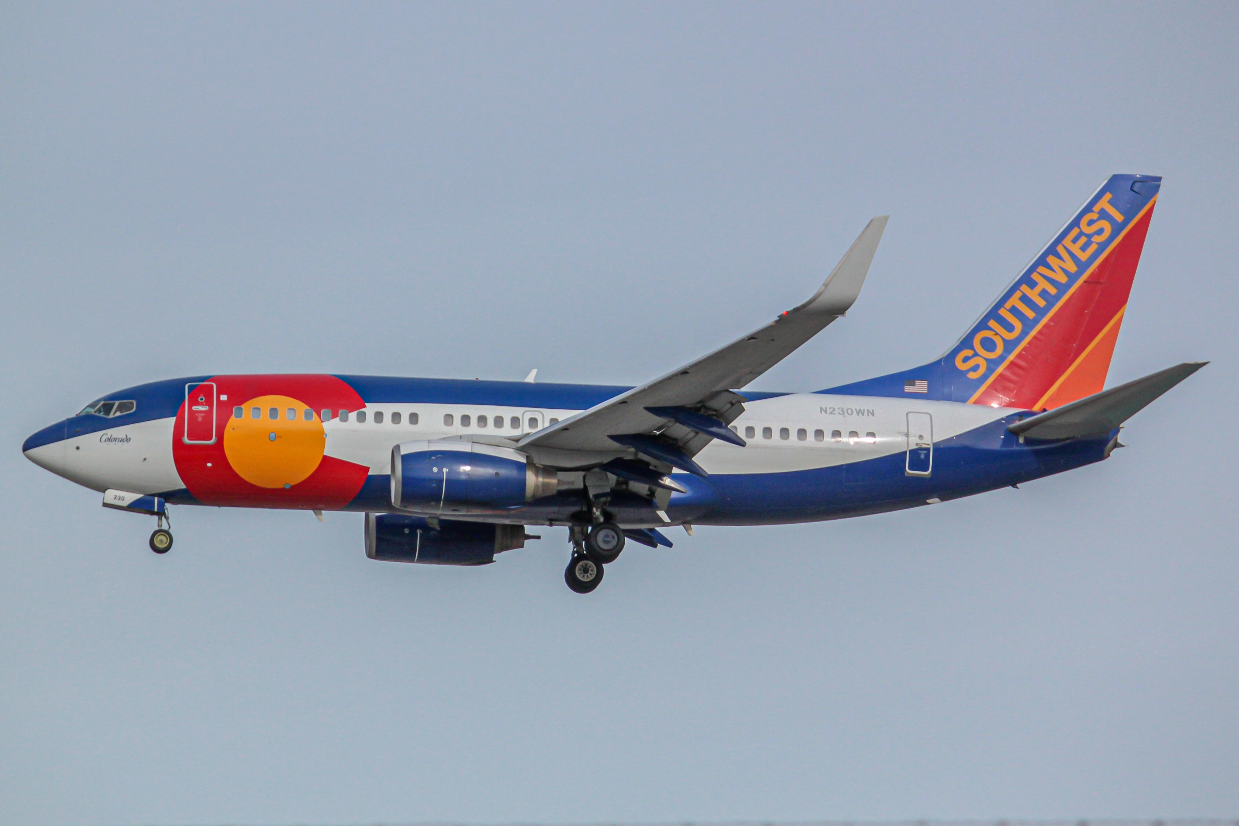 Full size: Southwest Airlines Boeing 737-700 N230WN at Norman Y Mineta San Jose International Airport