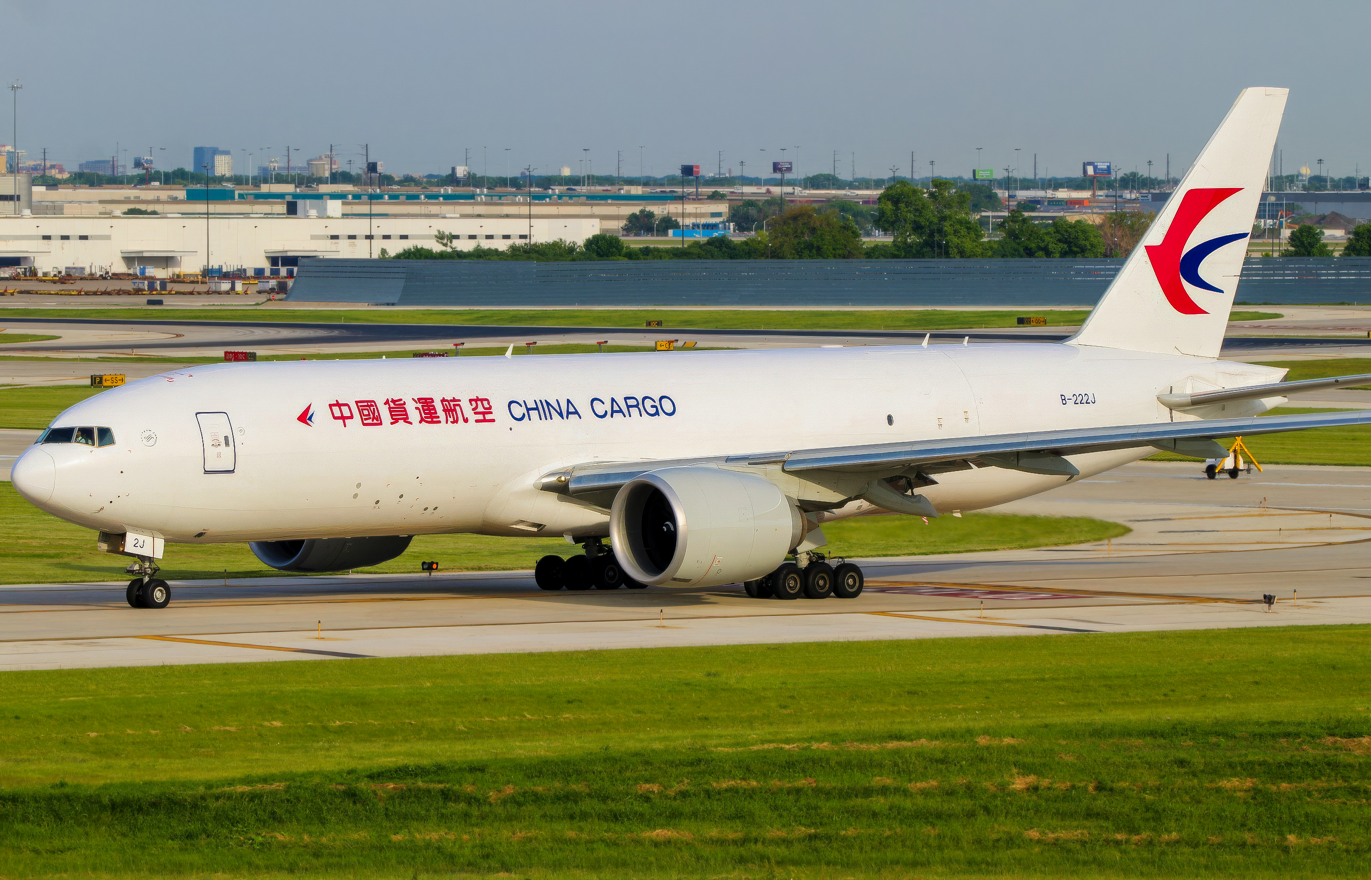 Full size: China Cargo Airlines Boeing 777-F B-222J at Chicago O'Hare International Airport