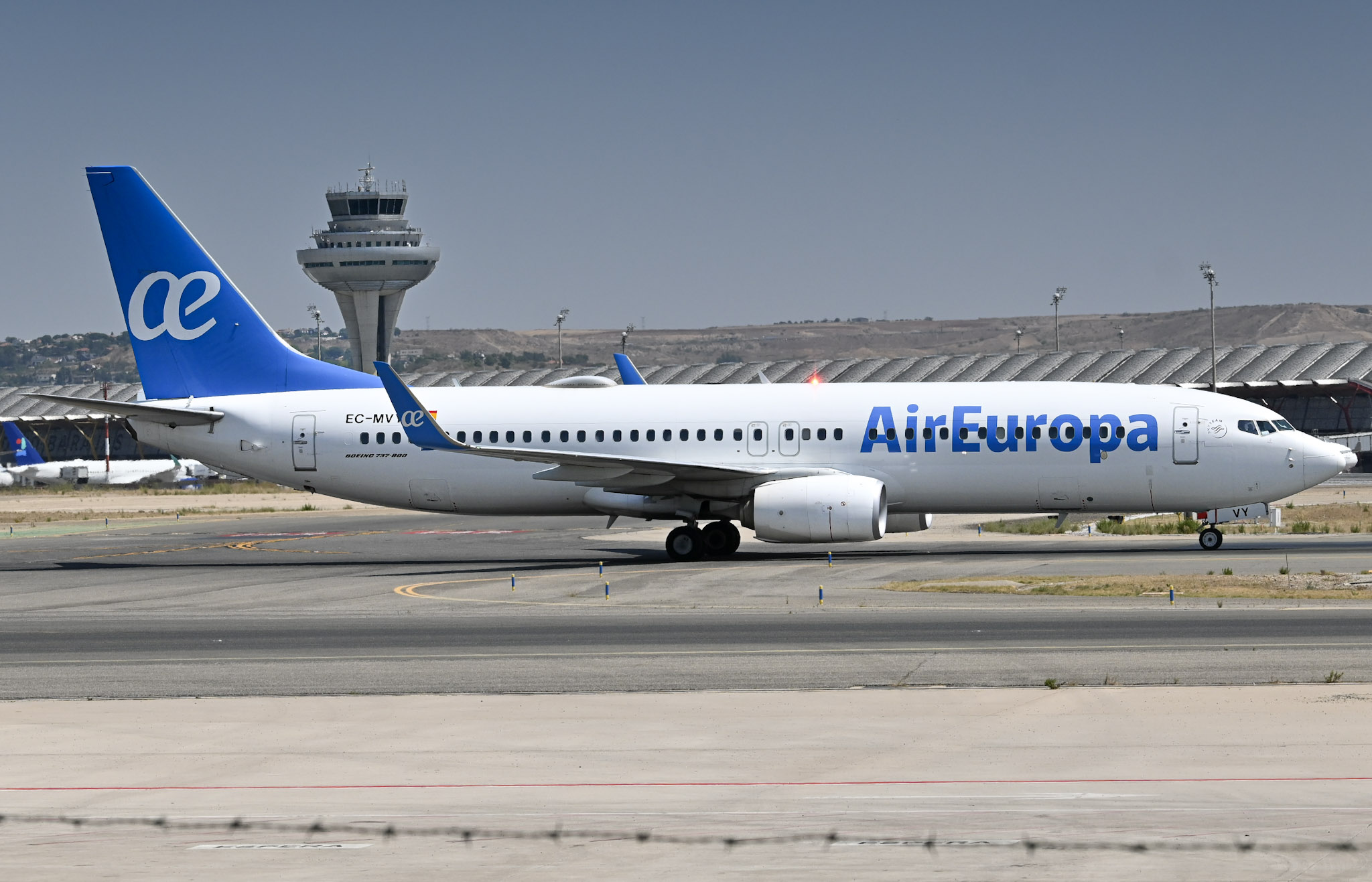 Full size: Air Europa Boeing 737-800 EC-MVY at Madrid Barajas Airport