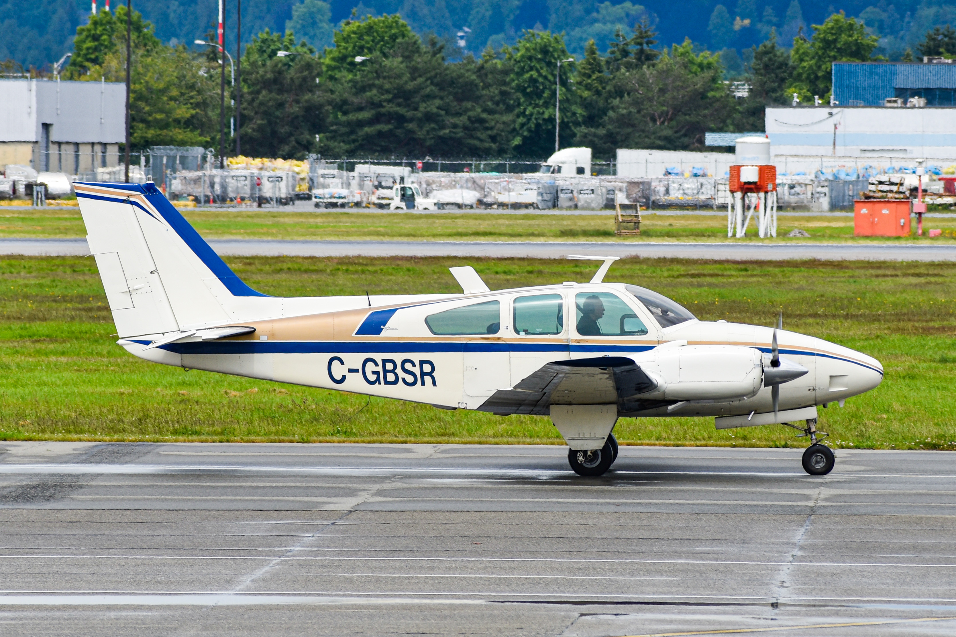 Full size: PRIVATE Beech C55 Baron C-GBSR at Vancouver International Airport