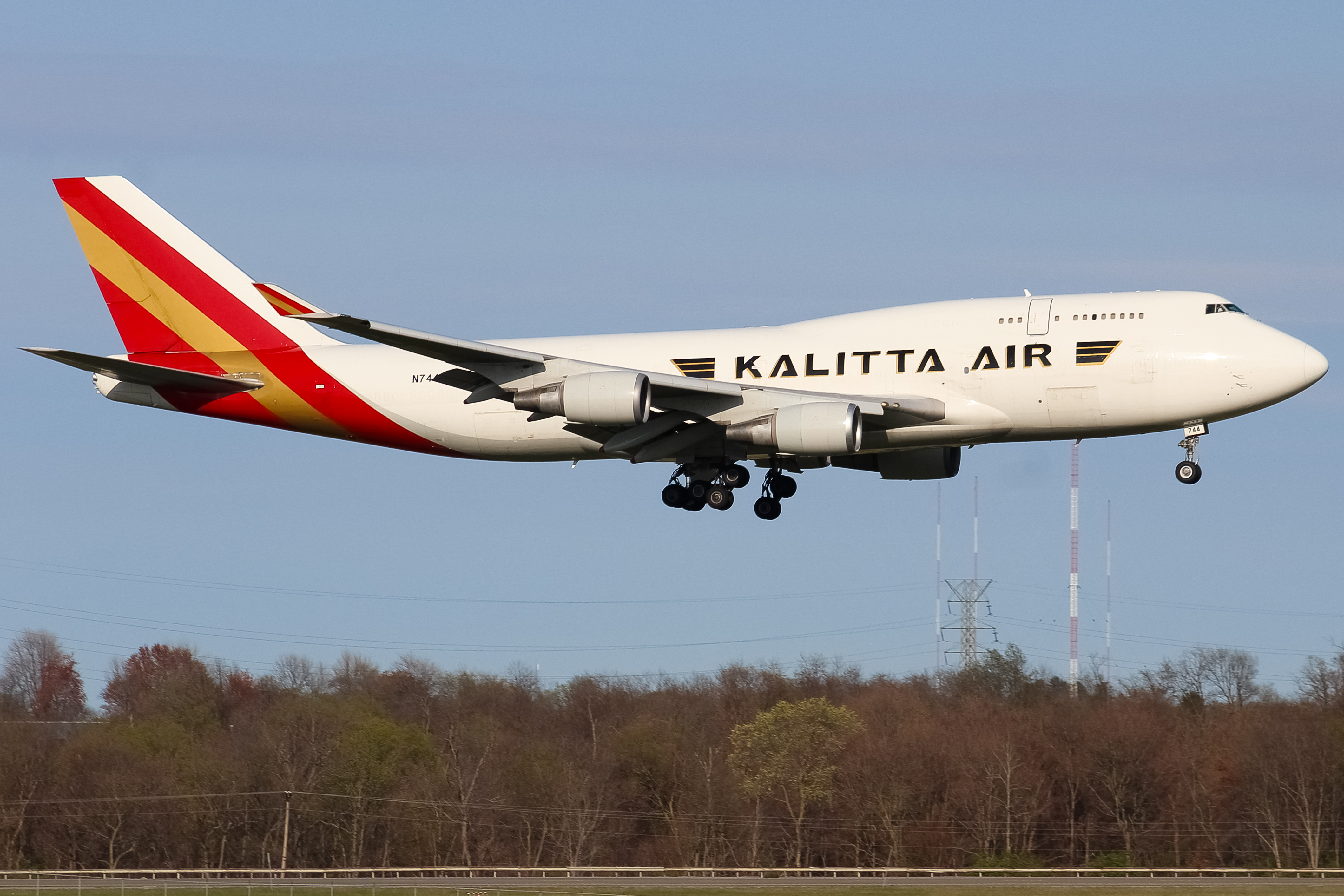 Full size: KALITTA AIR  Boeing 747-400 BCF N744CK at Cincinnati/Northern Kentucky International Airport