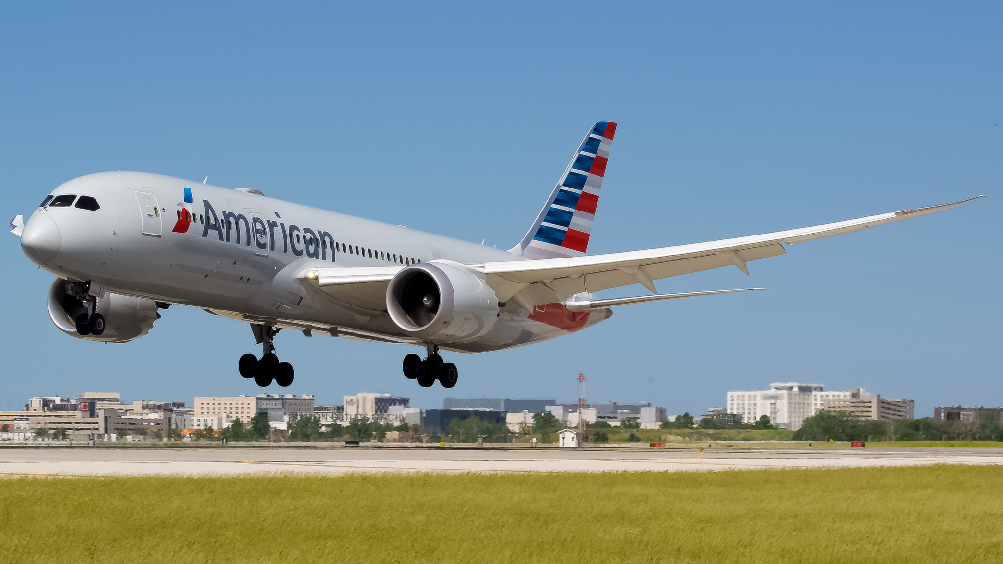 Full size: American Airlines Boeing 787-8 N809AA at Chicago O'Hare International Airport