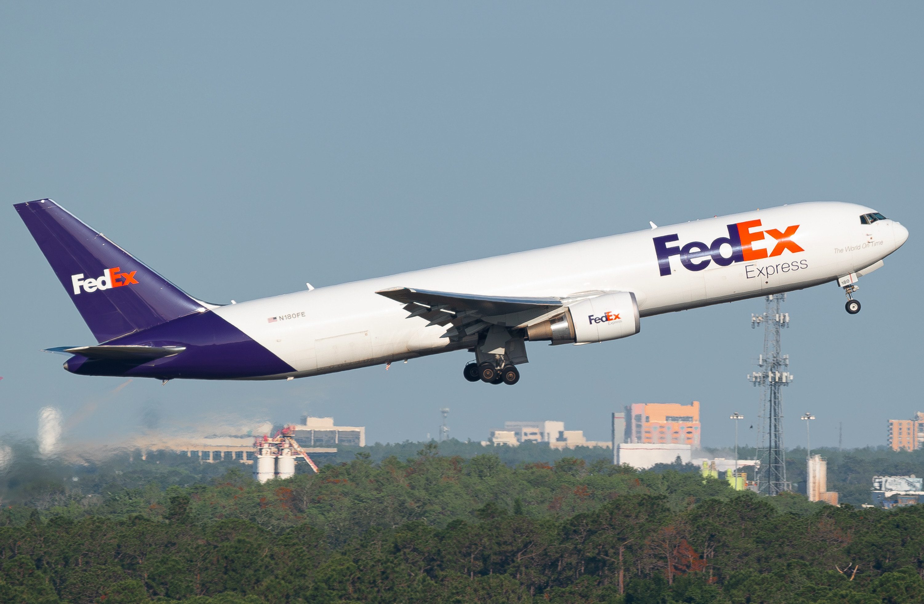 Full size: FedEx Boeing 767-300F N180FE at Orlando International Airport