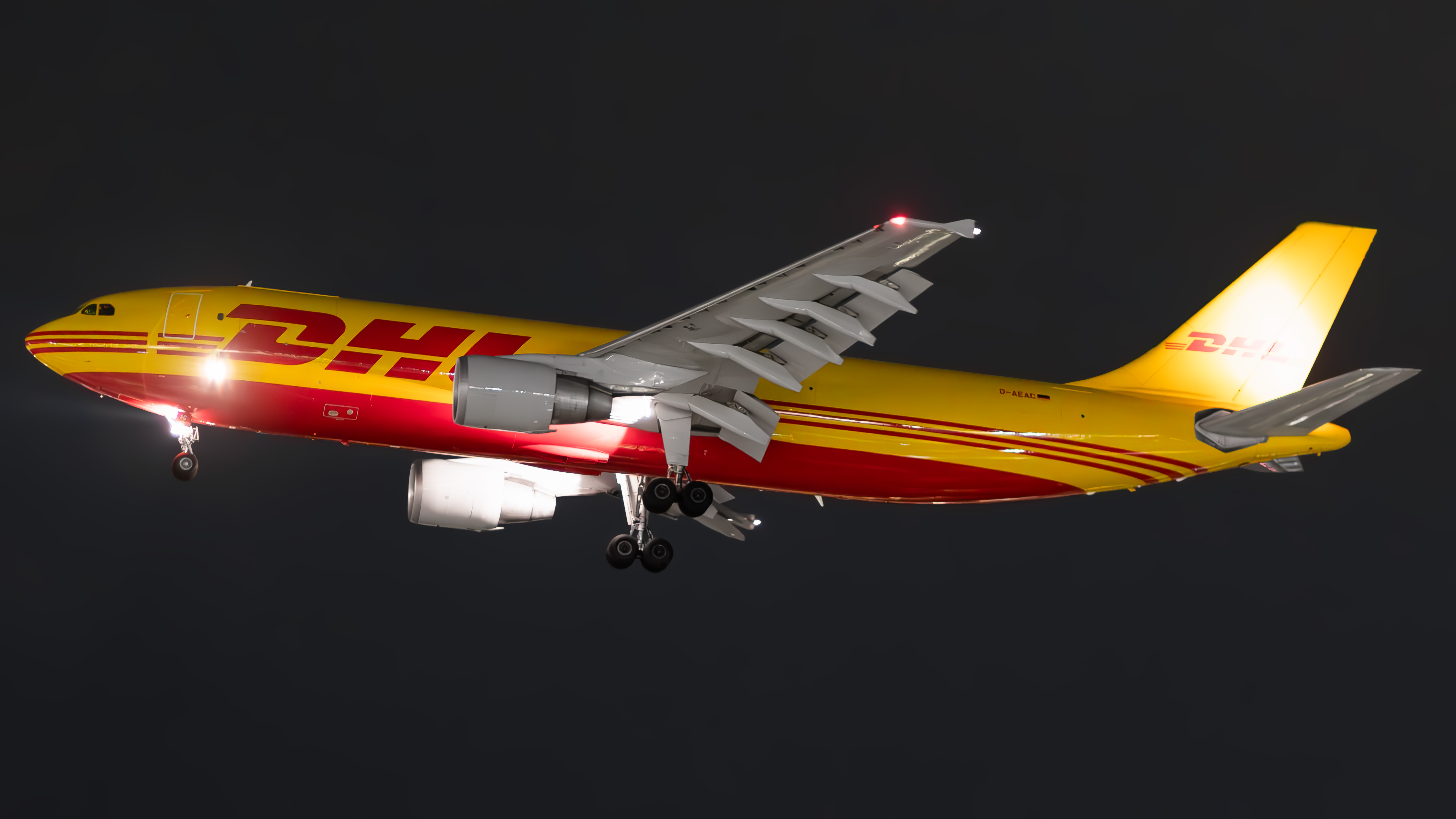 Full size: DHL Airbus A300F-600 D-AEAC at London Heathrow International Airport