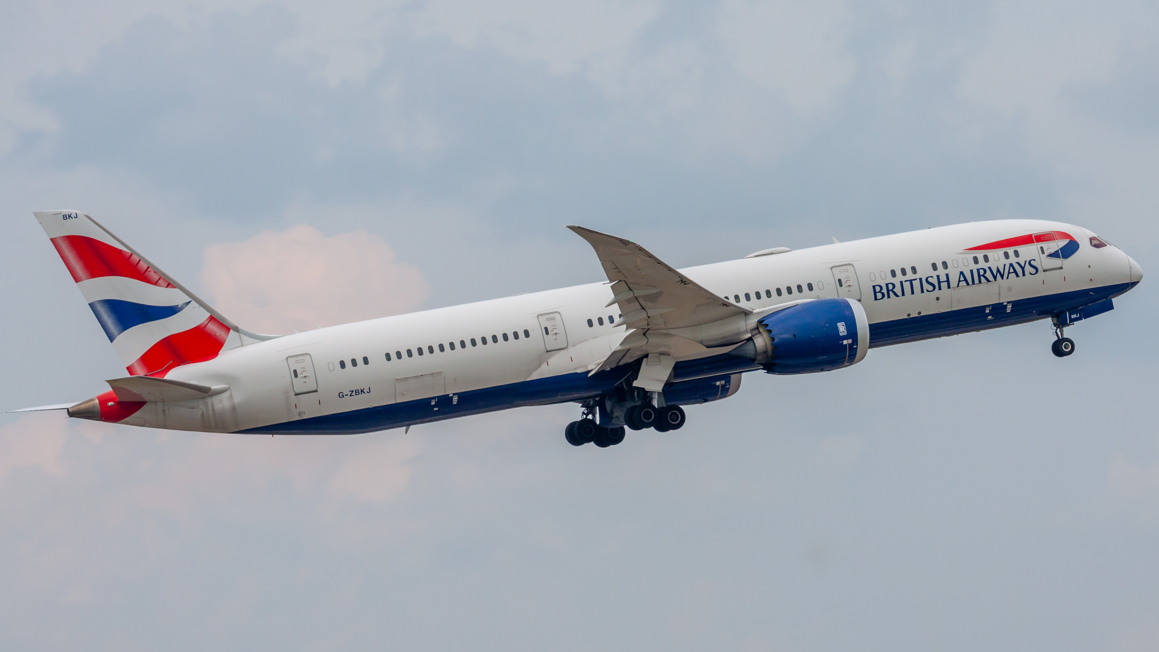Full size: British Airways Boeing 787-9 G-ZBKJ at Houston-George Bush Intercontinental Airport