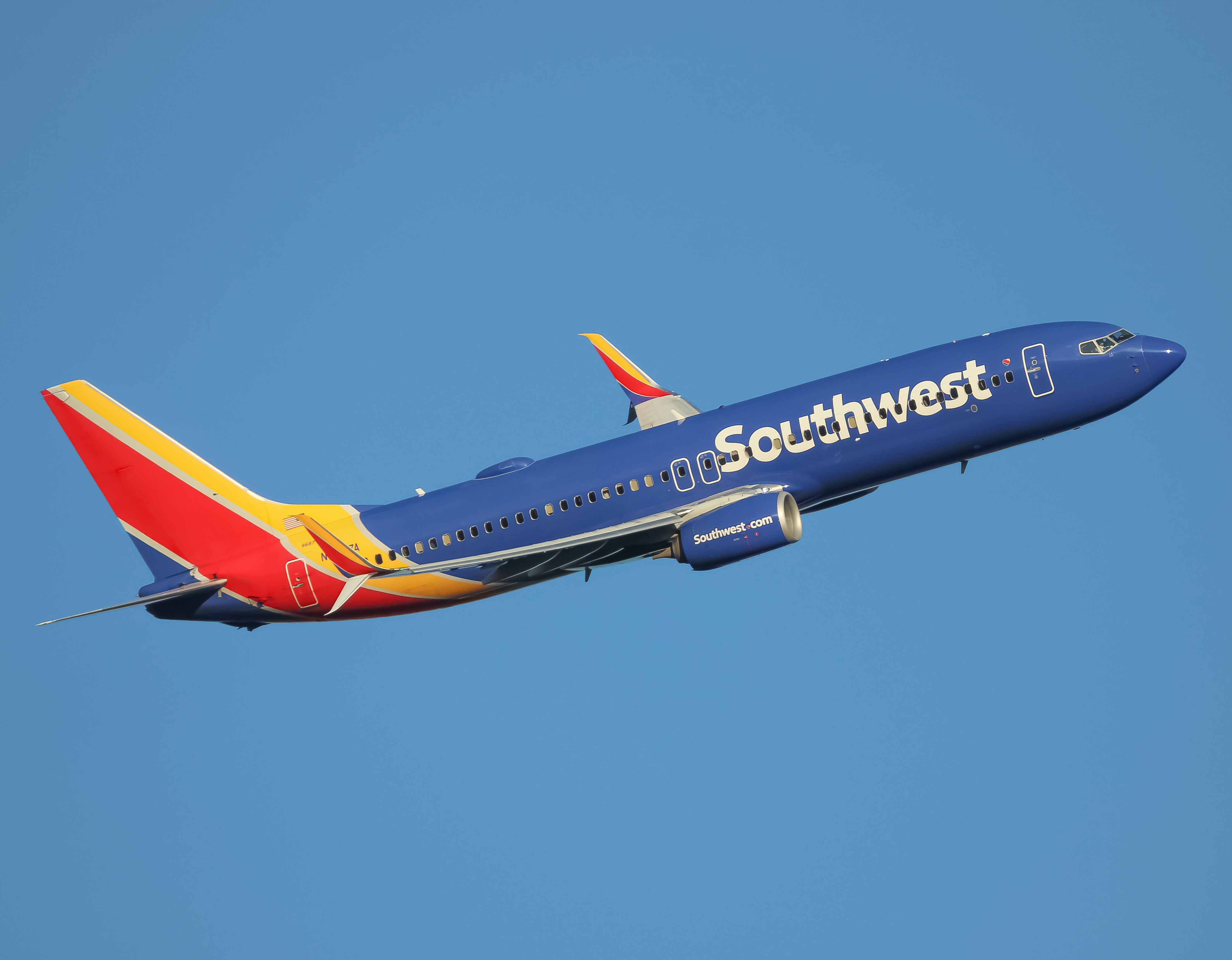 Full size: Southwest Airlines Boeing 737-800 N8687A at Baltimore/Washington International Thurgood Marshall Airport