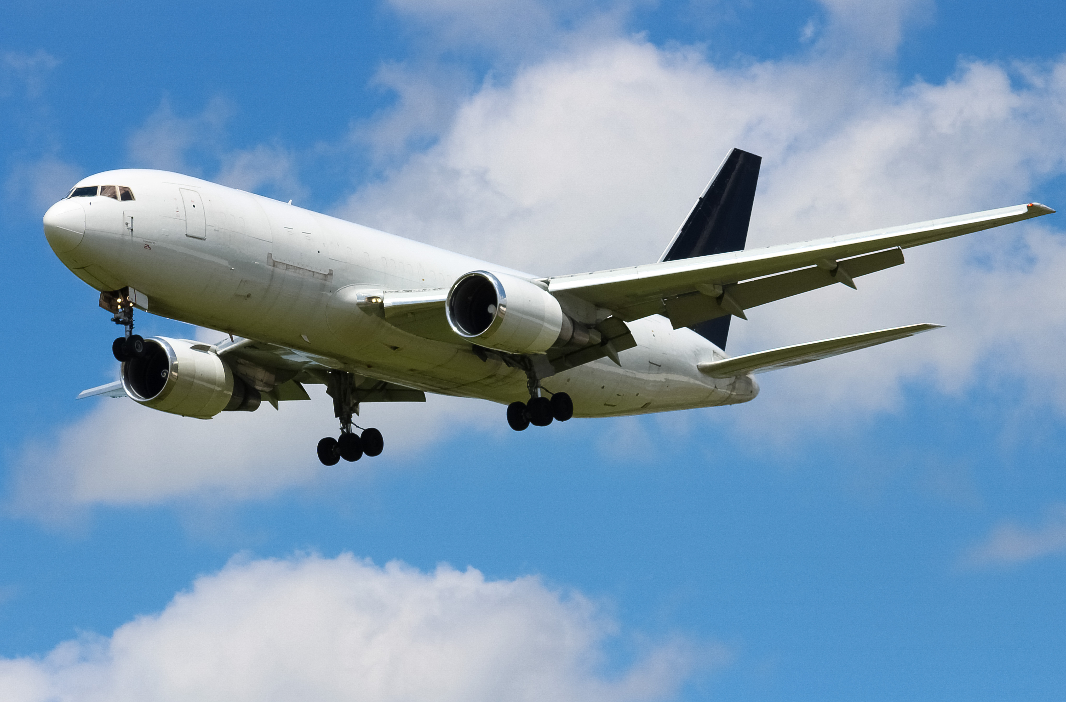 Full size: 21 Air Boeing 767-200F N999YV at Cincinnati/Northern Kentucky International Airport