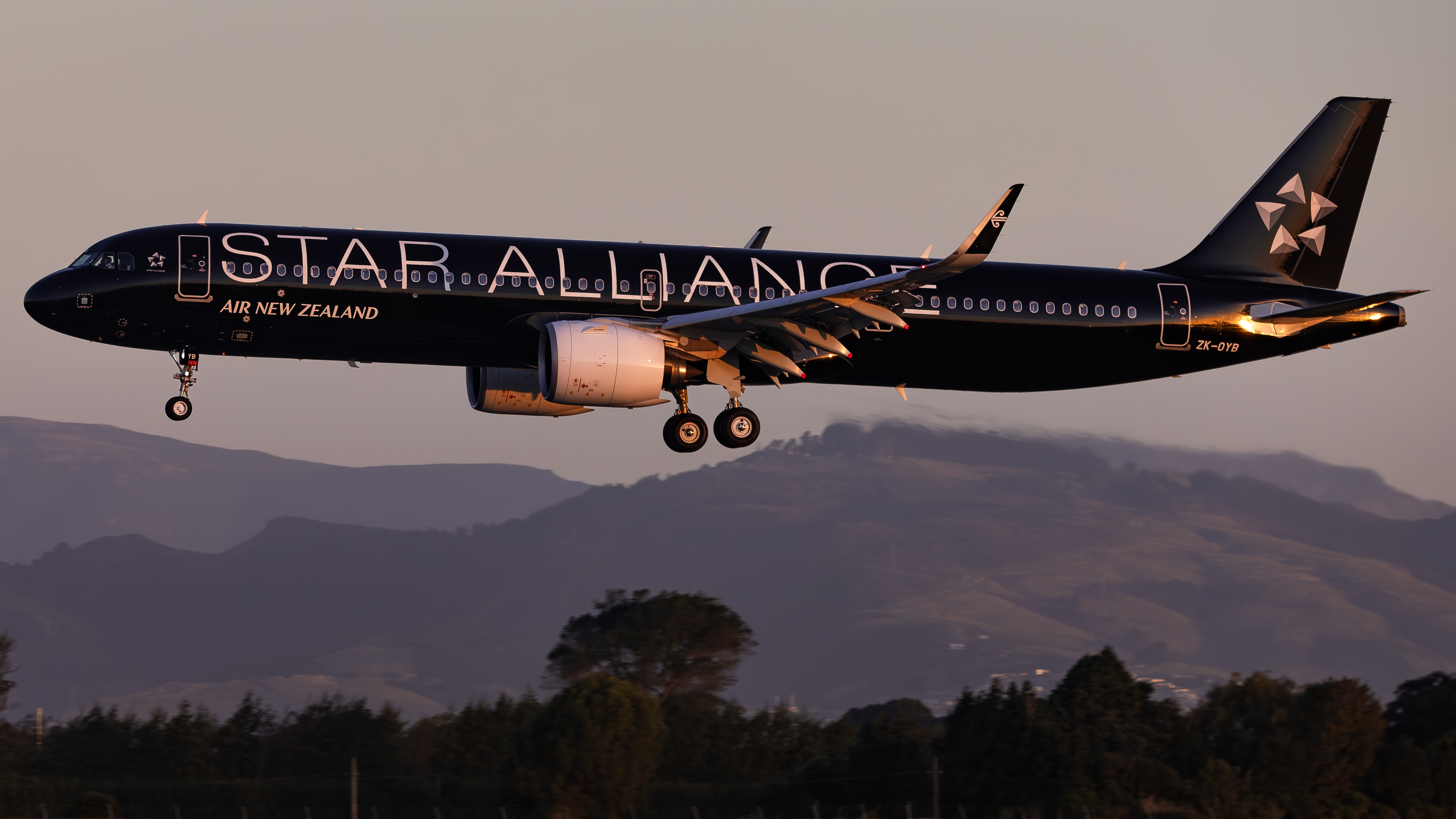 Full size: Air New Zealand Airbus A321NEO ZK-OYB at Christchurch International Airport