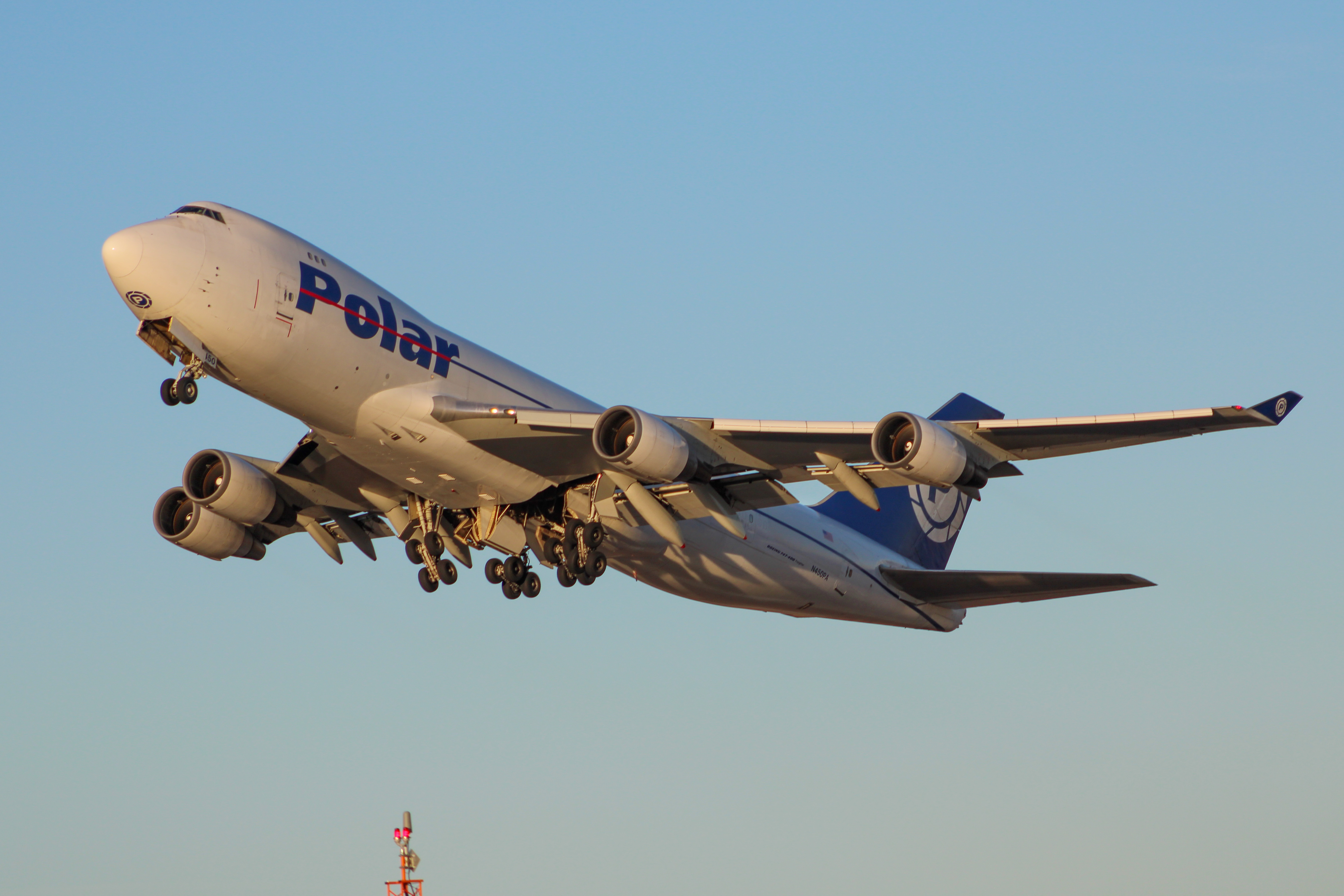 Full size: Polar Air Boeing 747-400 N450PA at Cincinnati/Northern Kentucky International Airport