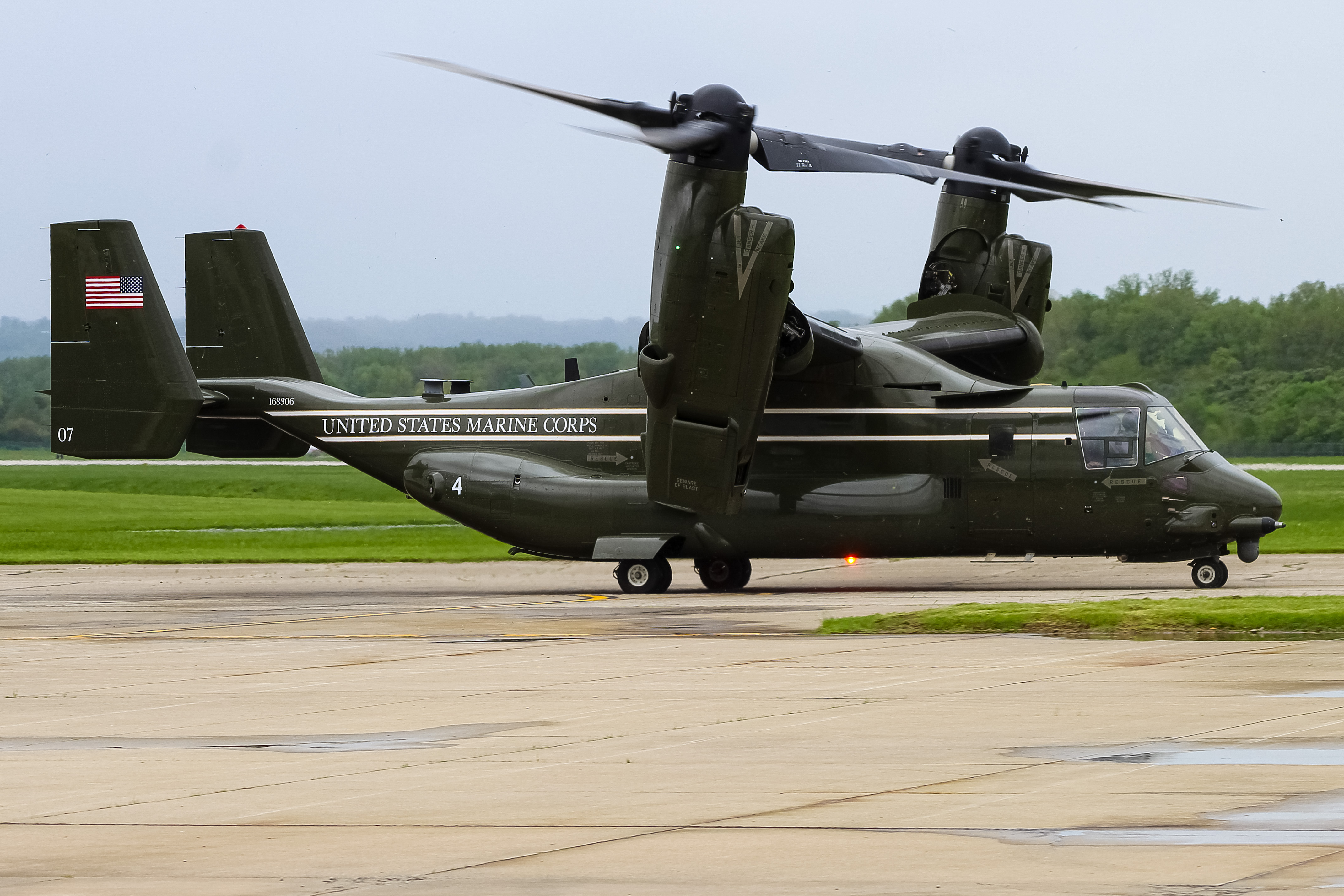 Full size: USMC - United States Marine Corp MV-22 Osprey  168306 at Cincinnati Municipal Airport/Lunken Field