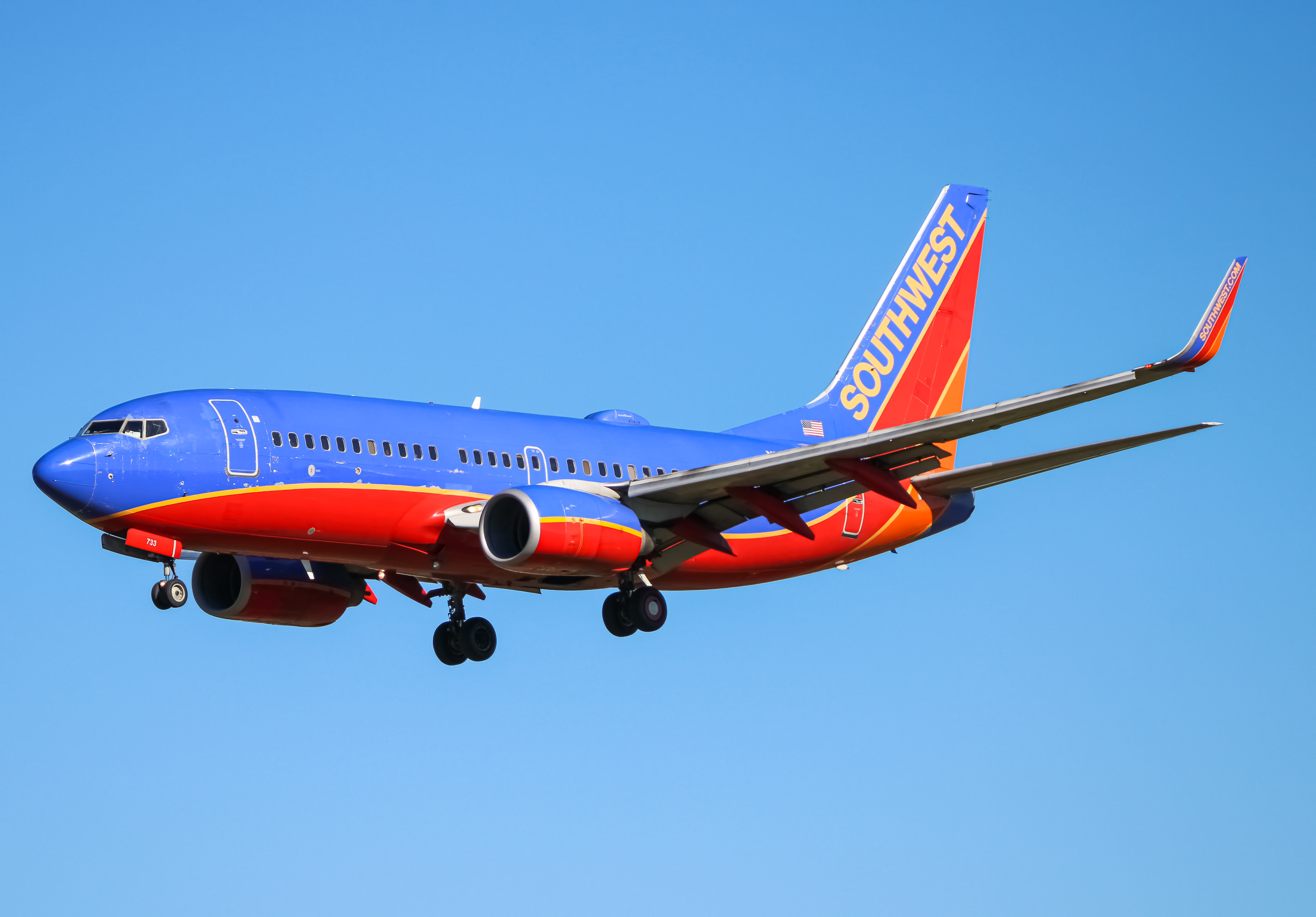 Full size: Southwest Airlines Boeing 737-700 N733SA at Baltimore/Washington International Thurgood Marshall Airport