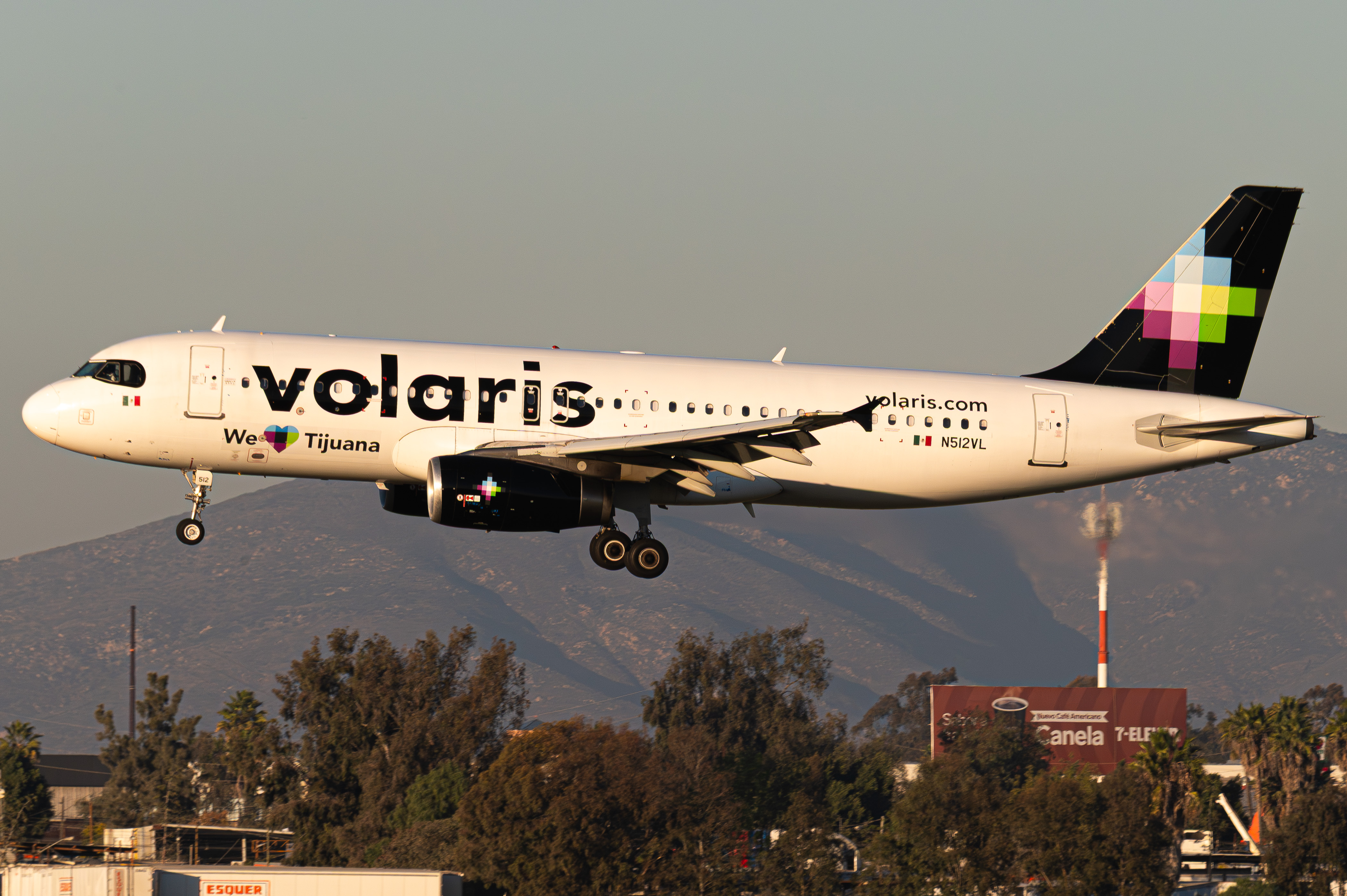 Full size: Volaris Airbus A320 N512VL at Tijuana International Airport