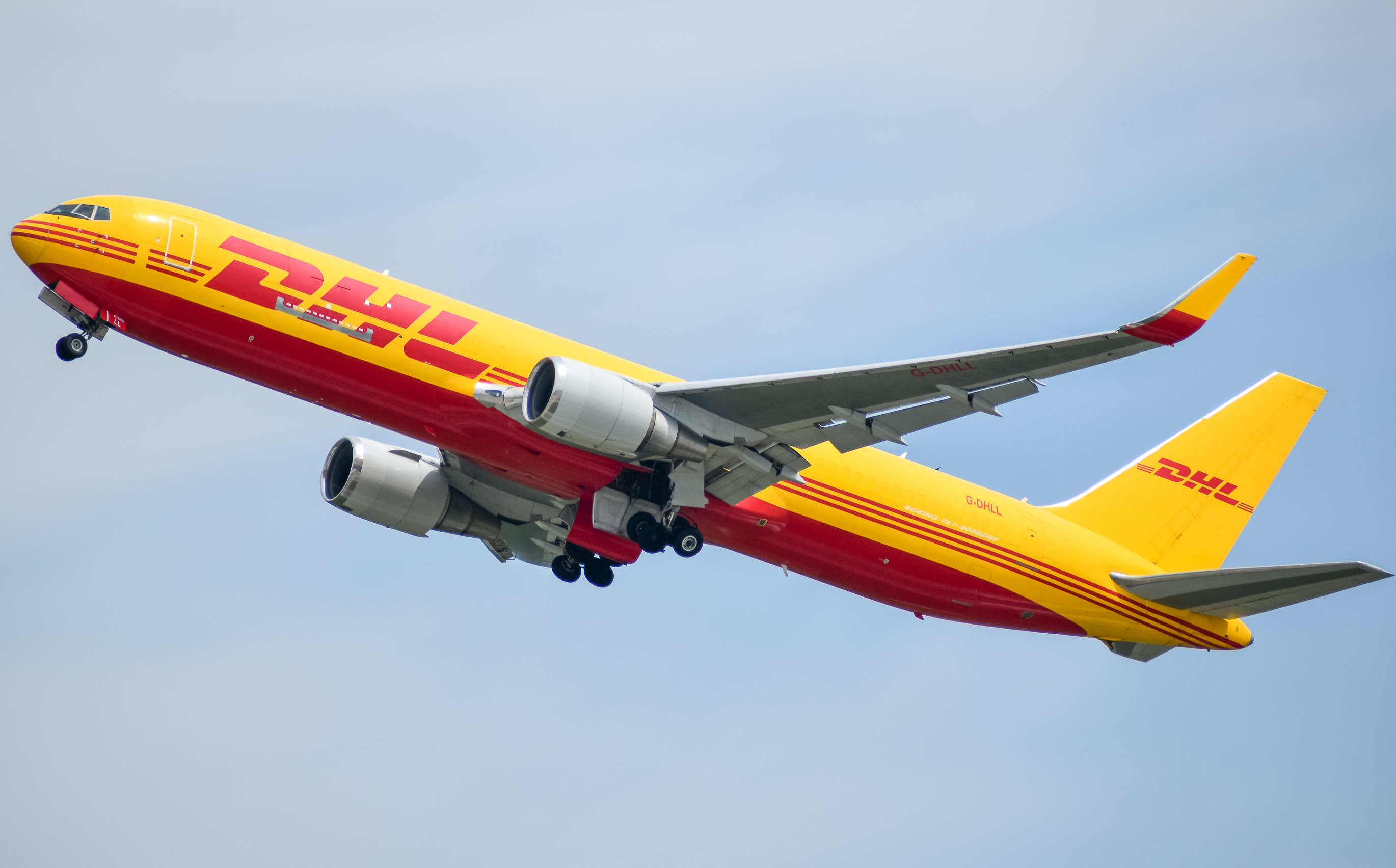 Full size: DHL Boeing 767-300F G-DHLL at Cincinnati/Northern Kentucky International Airport