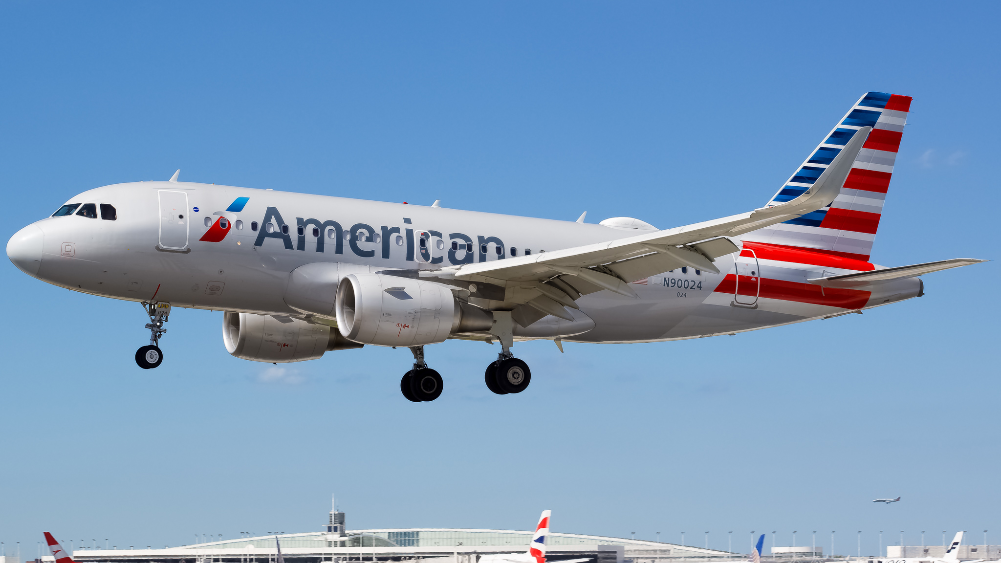 Full size: American Airlines Airbus A319 N90024 at Chicago O'Hare International Airport