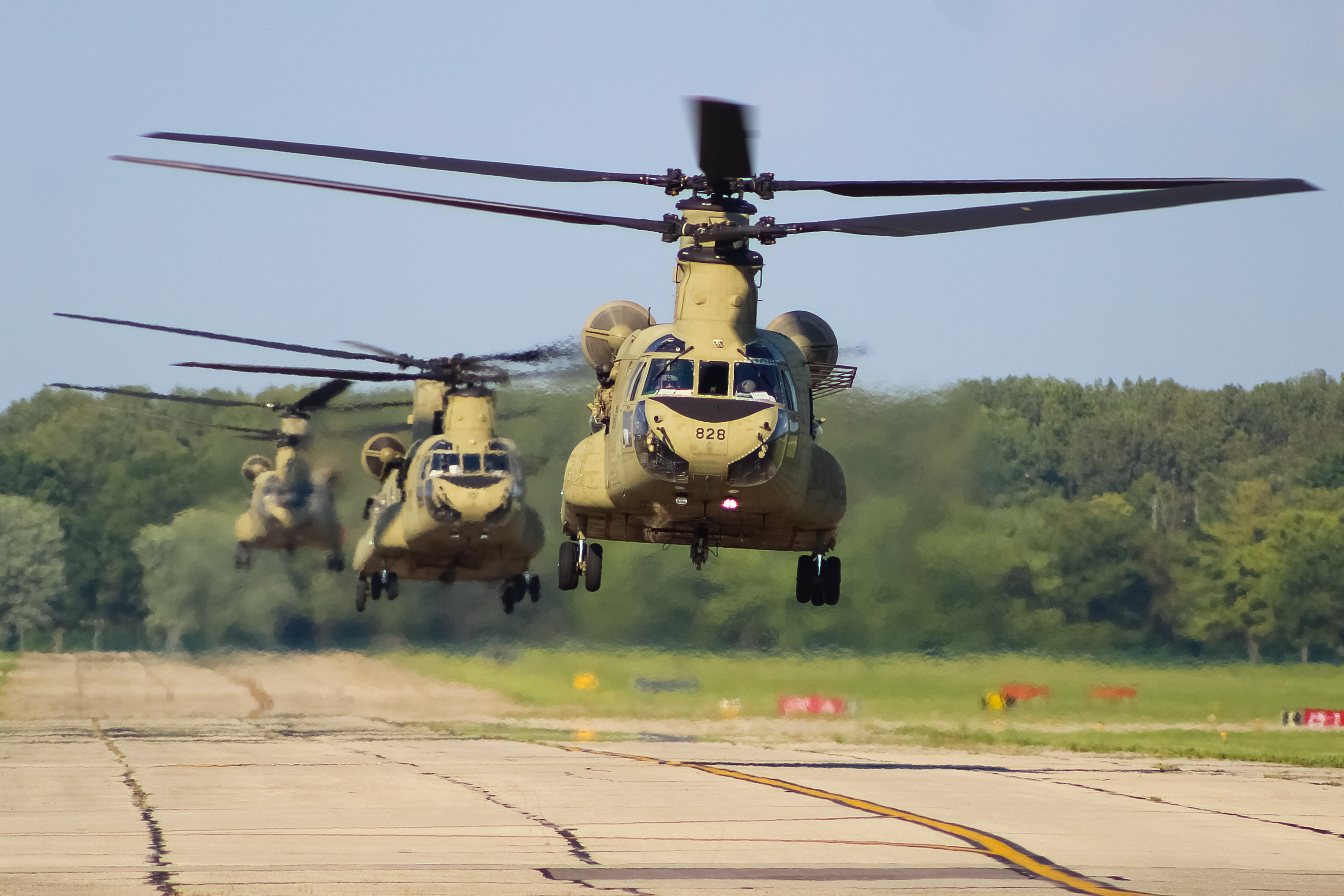 Full size: USA - United States Army Boeing CH-47 Chinook 09-08828 at Cincinnati Municipal Airport/Lunken Field