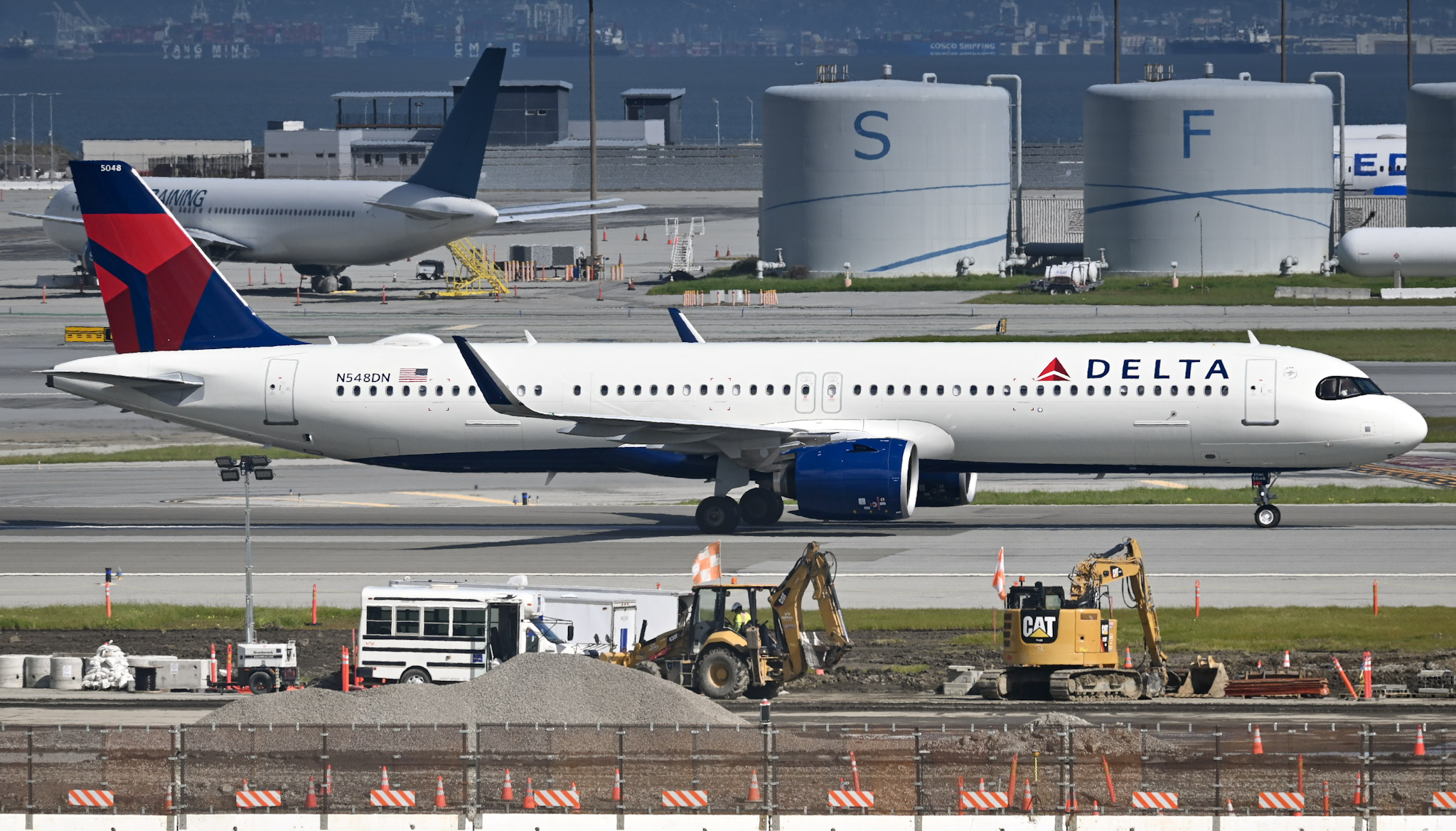 Full size: Delta Airlines Airbus A321NEO N548DN at San Francisco International Airport
