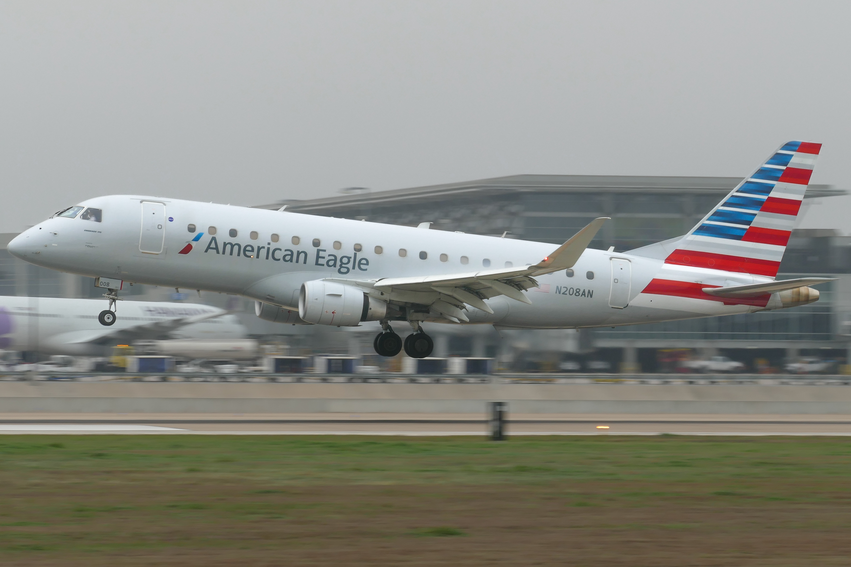 Full size: American Eagle Embraer E175LR N208AN at Austin-Bergstrom International Airport