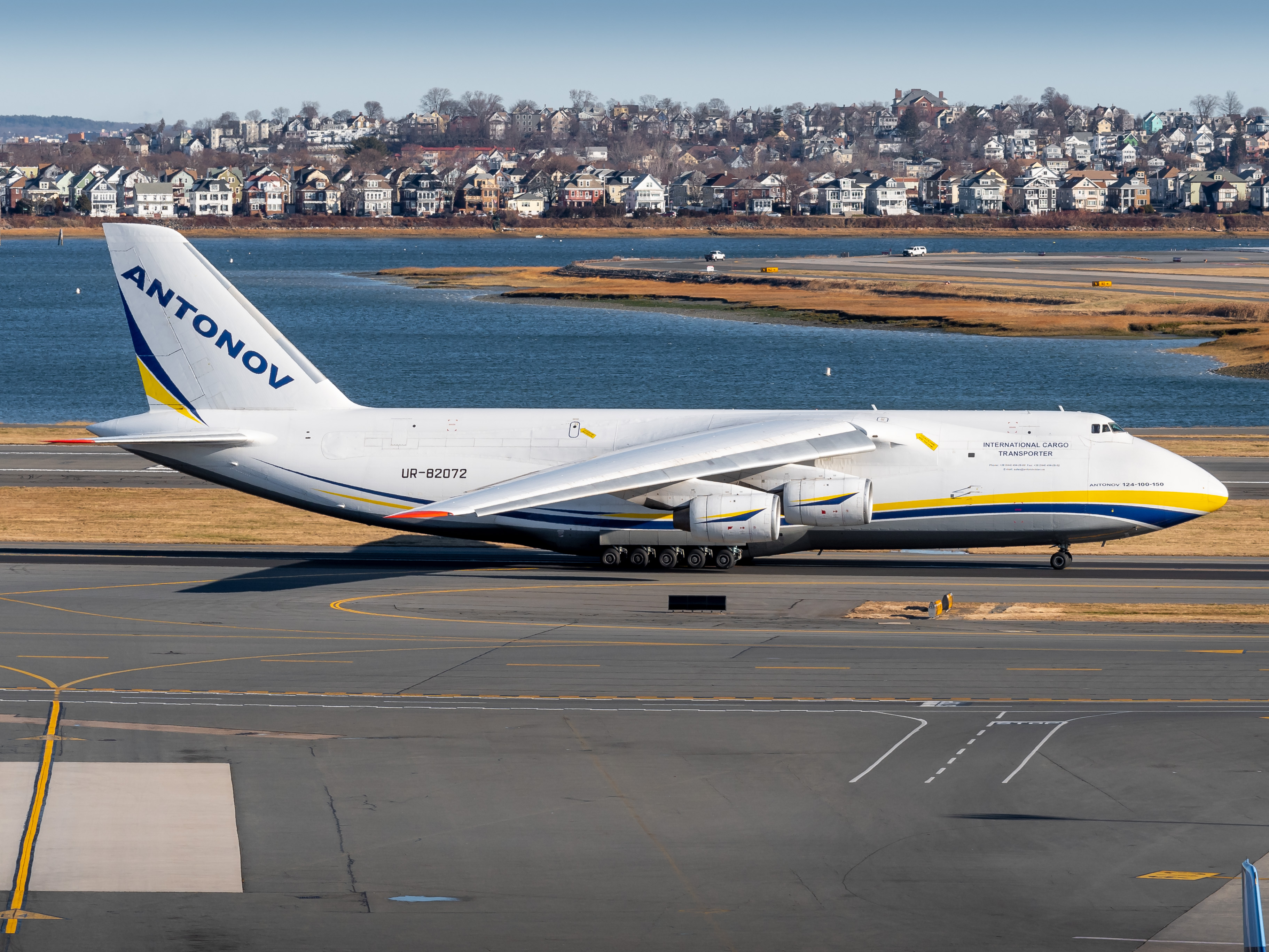 Full size: Antonov Airlines Antonov AN-124 UR-82072 at General Edward Lawrence Logan International Airport