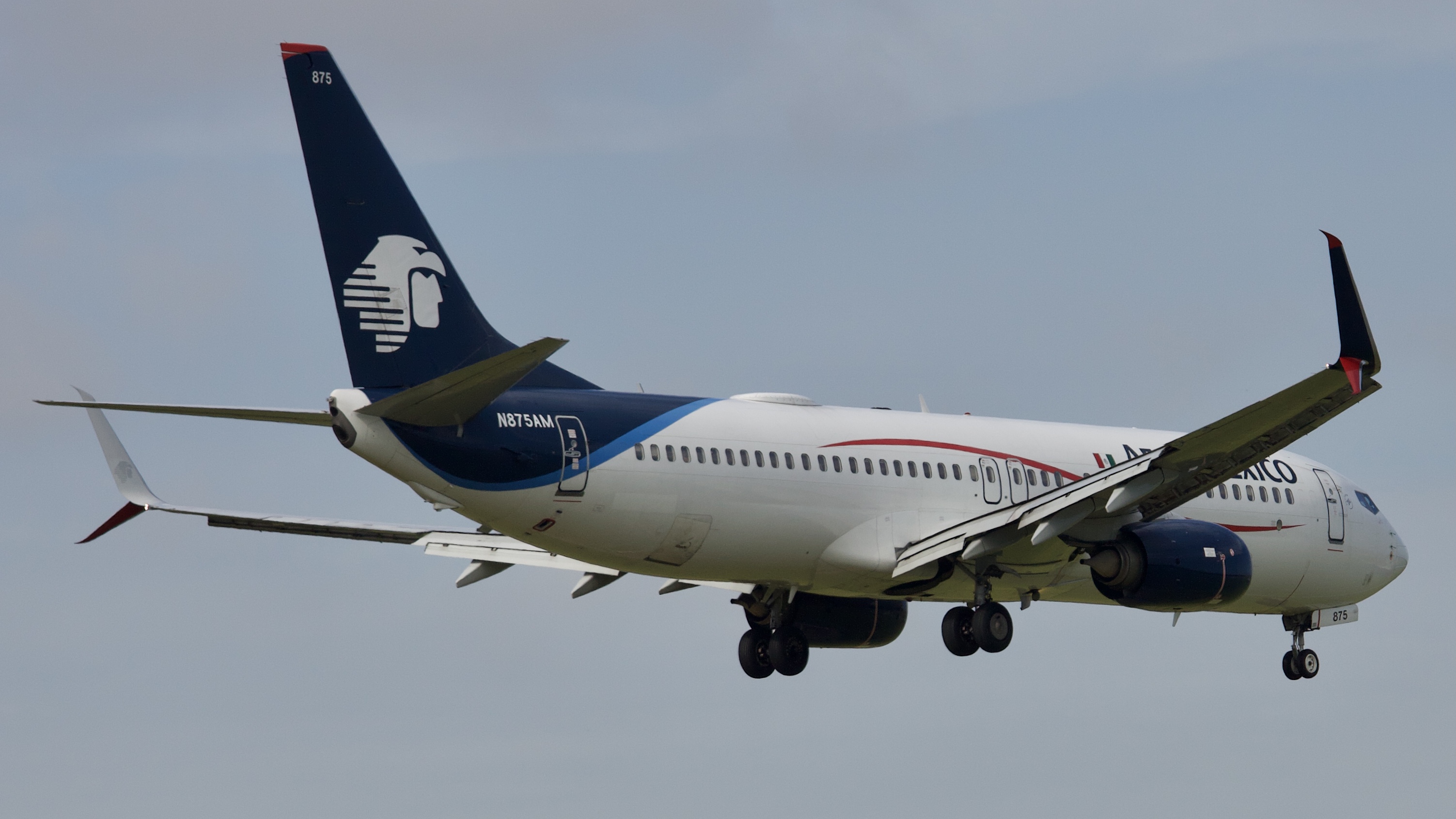 Full size: Aeromexico Boeing 737-800 N875AM at Houston-George Bush Intercontinental Airport
