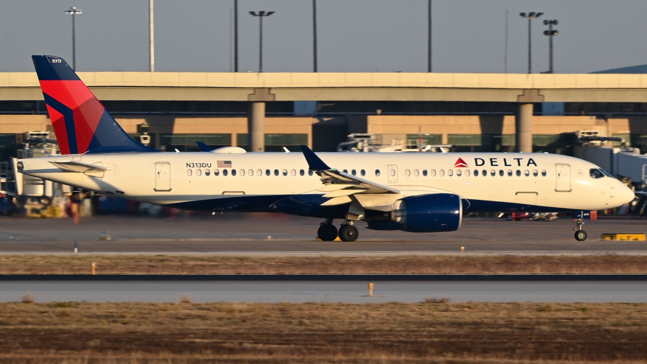 Full size: Delta Airlines Airbus A220-300 N313DU at Dallas-Fort Worth International Airport