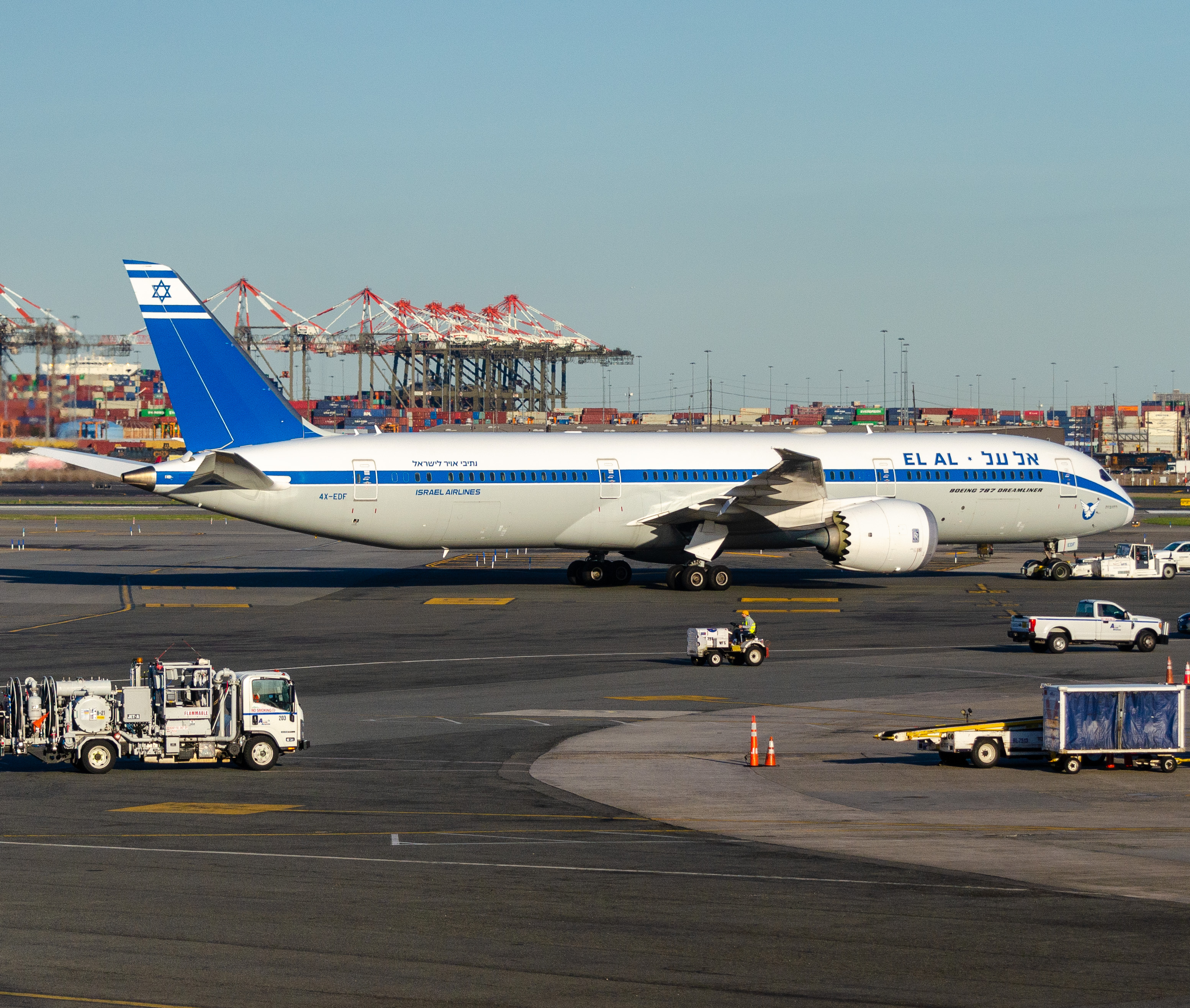 Full size: EL AL Boeing 787-9 4X-EDF at Newark Liberty International Airport