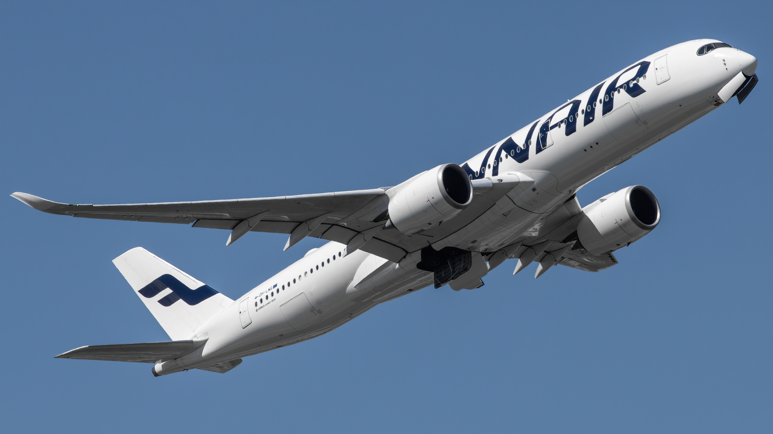 Full size: Finnair Airbus A350-900 OH-LWG at Singapore-Changi Airport