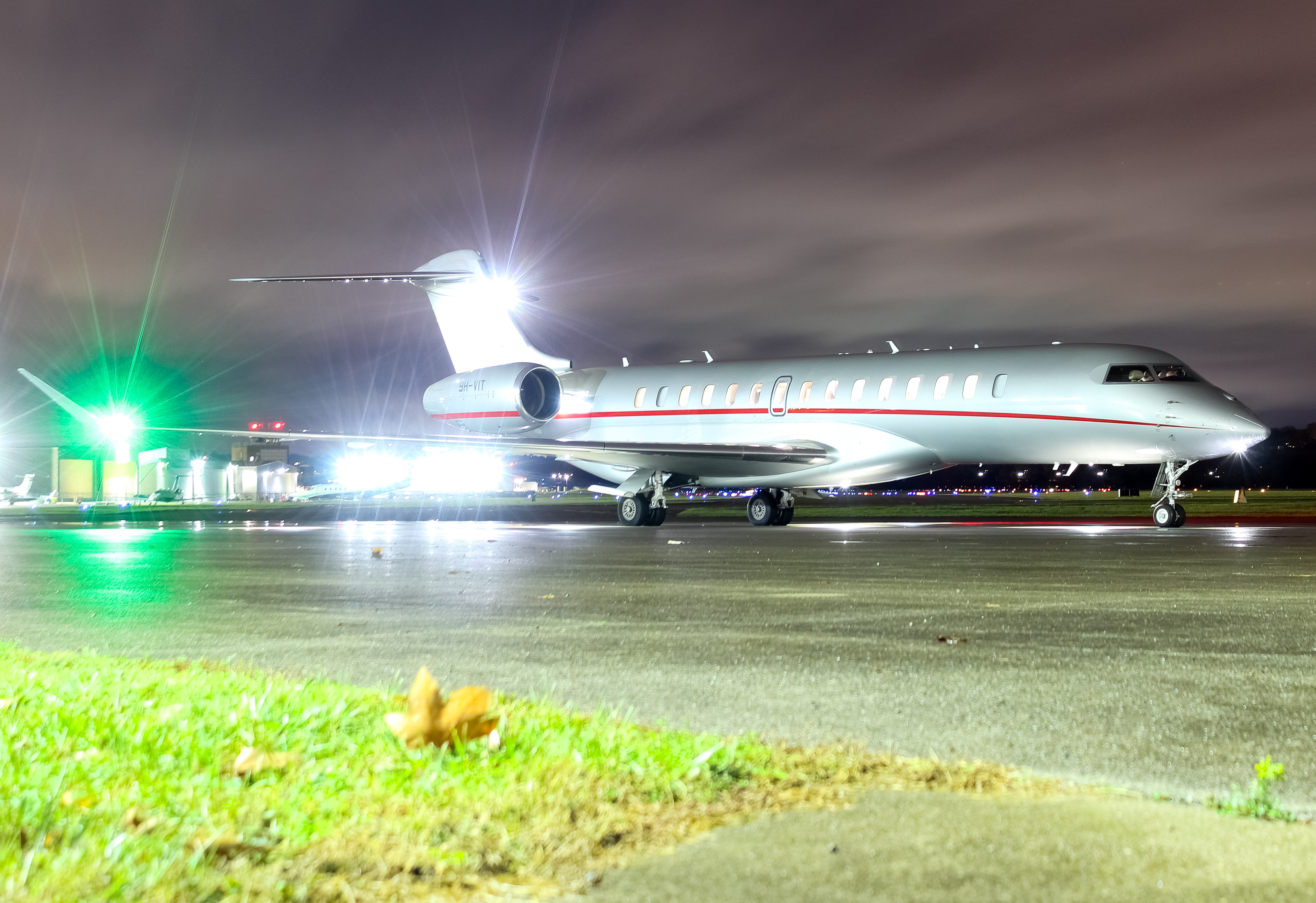 Full size: VistaJet Bombardier Global 7500 9H-VIT at Cincinnati Municipal Airport/Lunken Field