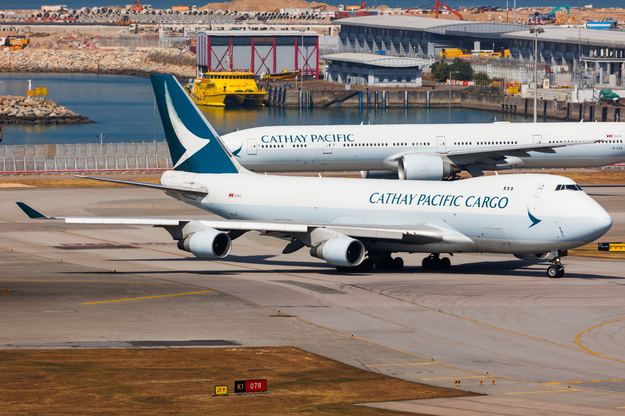 Full size: Cathay Pacific Cargo Boeing 747-400F B-LIC at Hong Kong International Airport