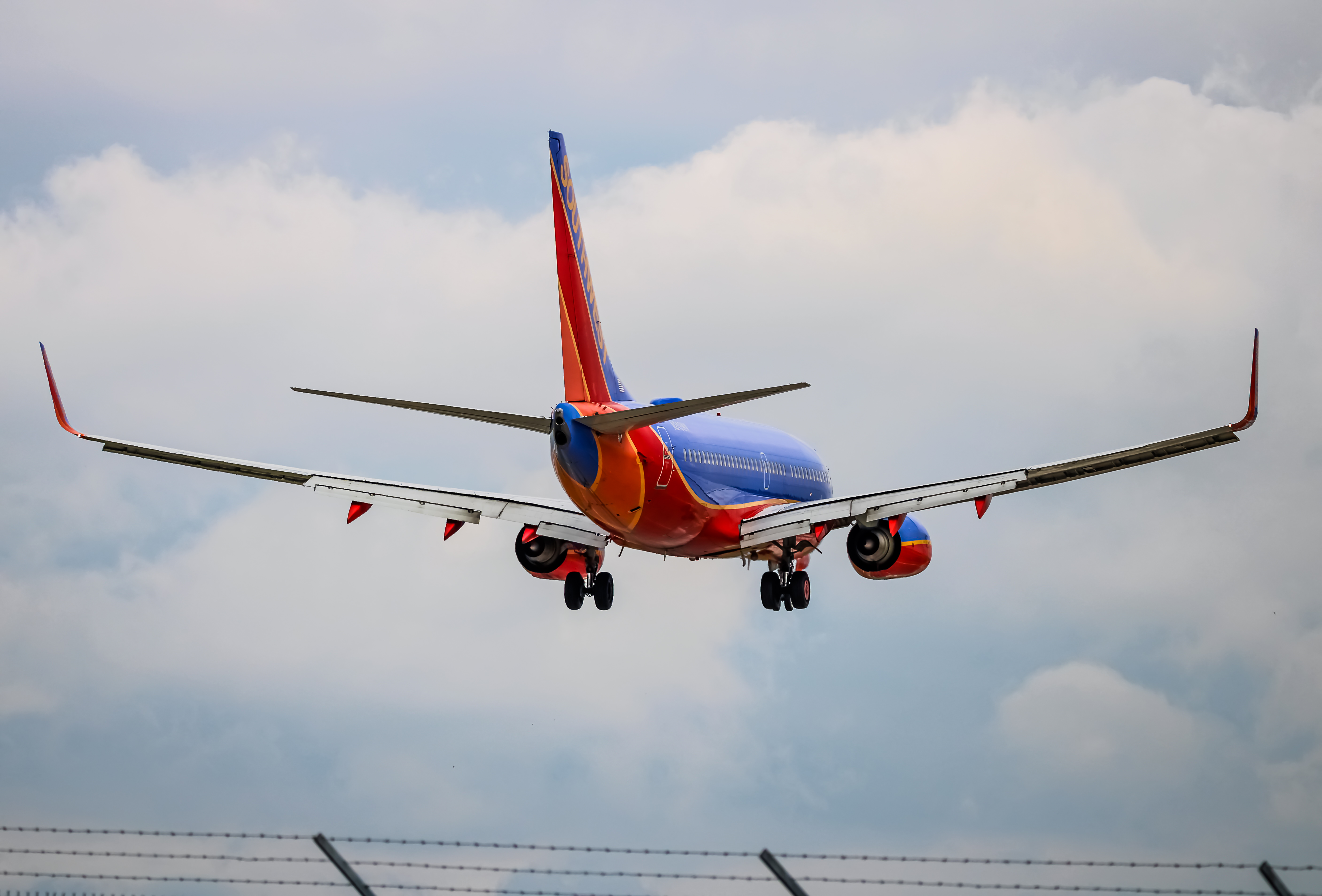 Full size: Southwest Airlines Boeing 737-700 N249WN at Baltimore/Washington International Thurgood Marshall Airport