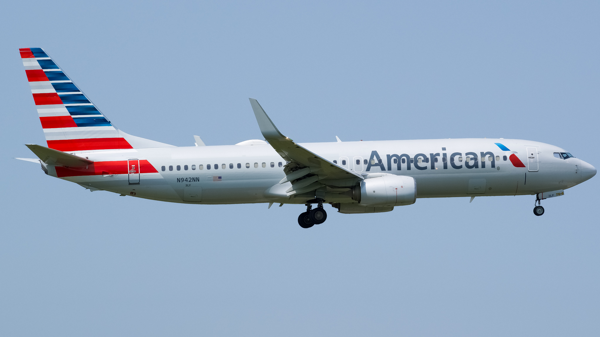 Full size: American Airlines Boeing 737-800 N942NN at Chicago O'Hare International Airport