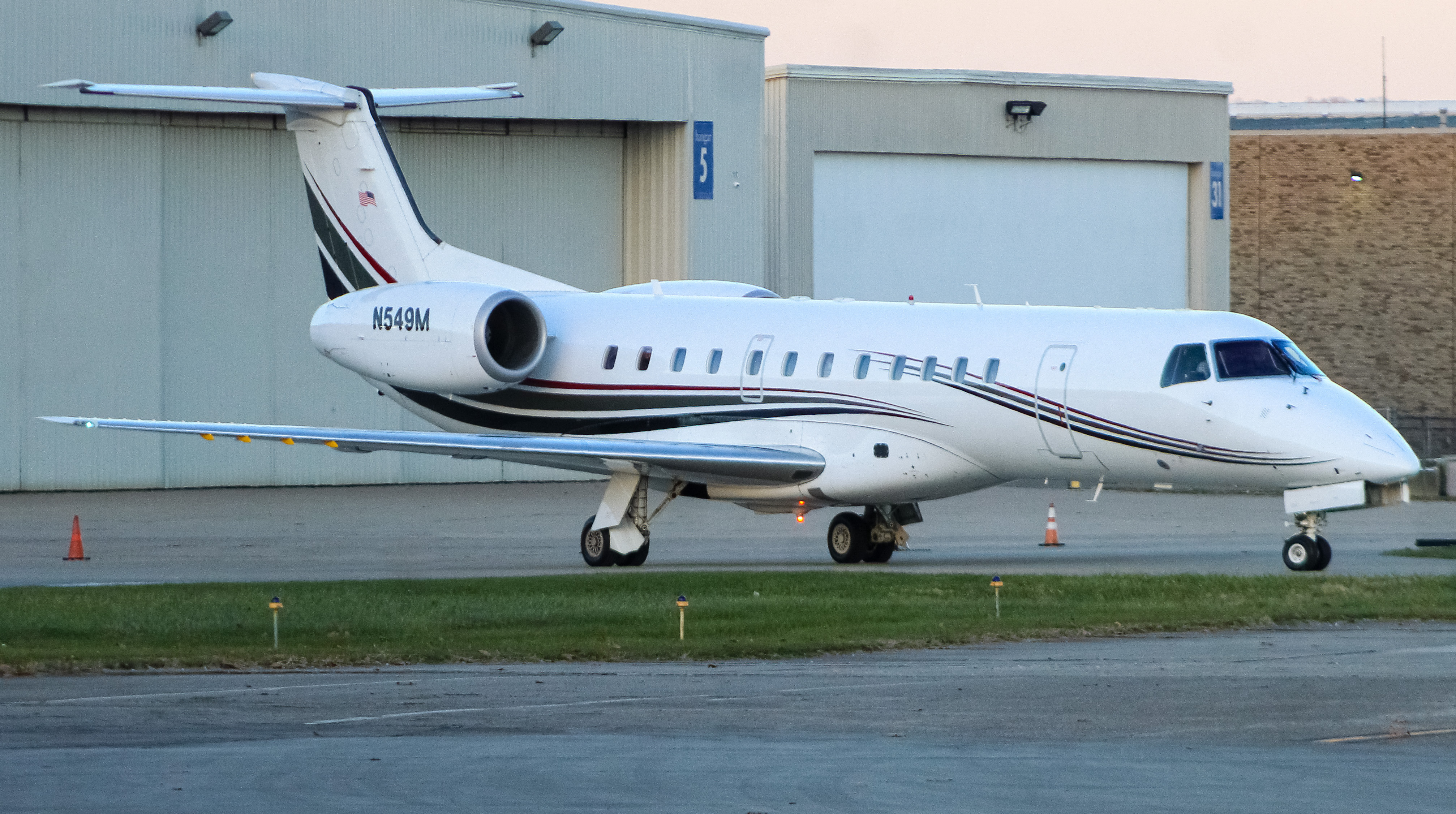 Full size: PRIVATE Embraer ERJ135 N549M at Cincinnati Municipal Airport/Lunken Field