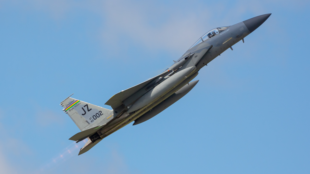 Full size: USAF - United States Air Force McDonnell Douglas F-15 Eagle 18-0002 at John Glenn Columbus International Airport