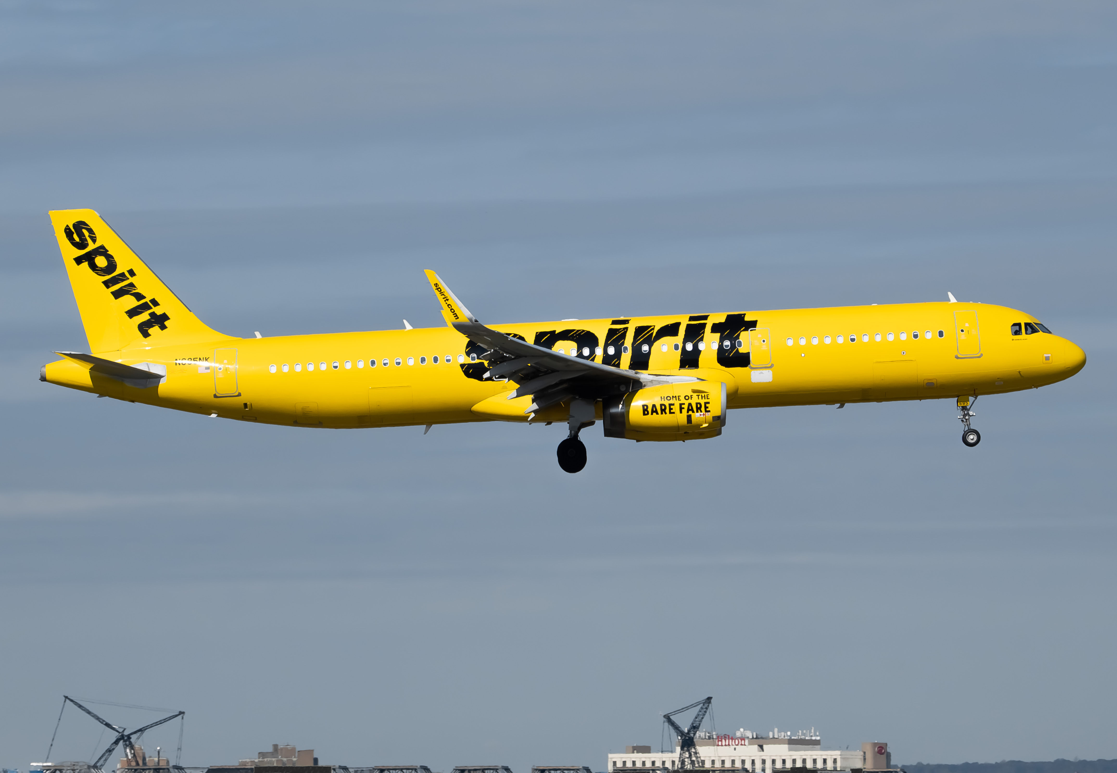 Full size: Spirit Airlines Airbus A321-200 N695NK at Newark Liberty International Airport