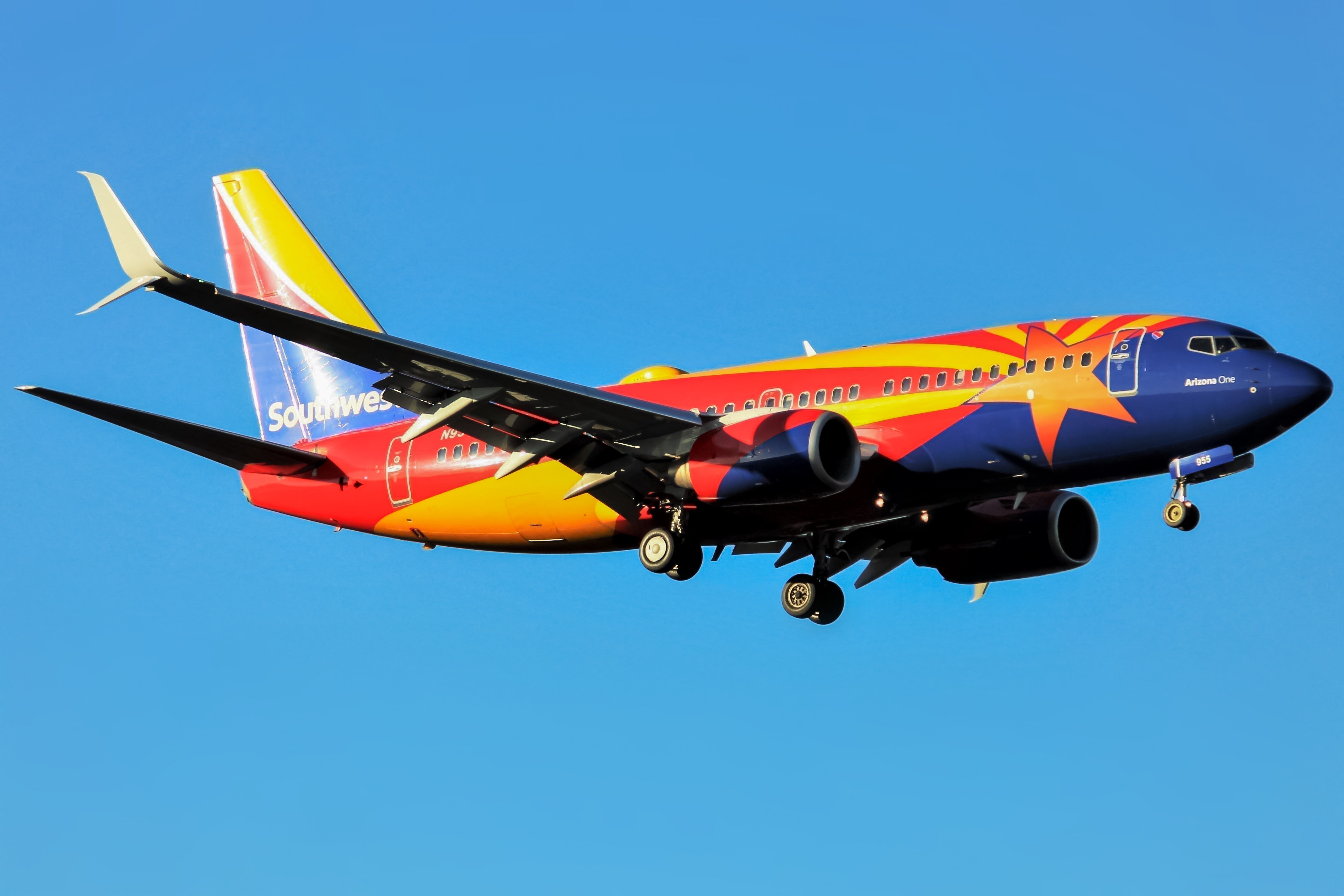 Full size: Southwest Airlines Boeing 737-700 N955WN at Baltimore/Washington International Thurgood Marshall Airport