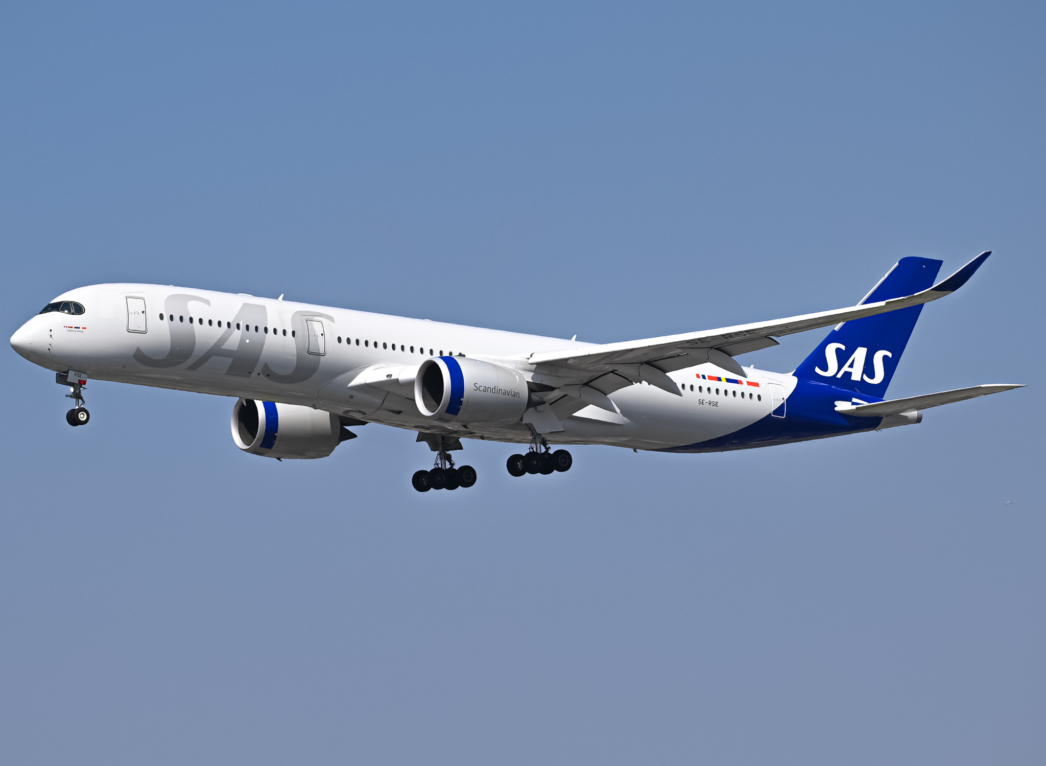 Full size: Scandinavian Airlines Airbus A350-900 SE-RSE at Los Angeles International Airport