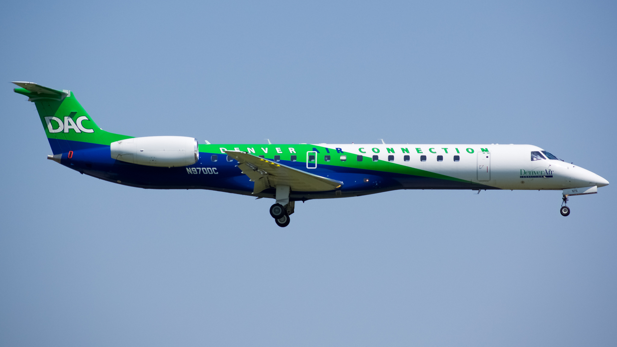 Full size: Denver Air Connection Embraer ERJ145 N970DC at Chicago O'Hare International Airport