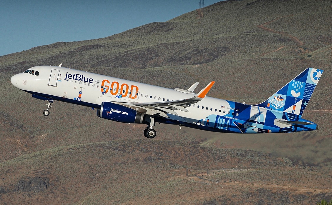 Full size: JetBlue Airways Airbus A320 N809JB at Reno/Tahoe International Airport
