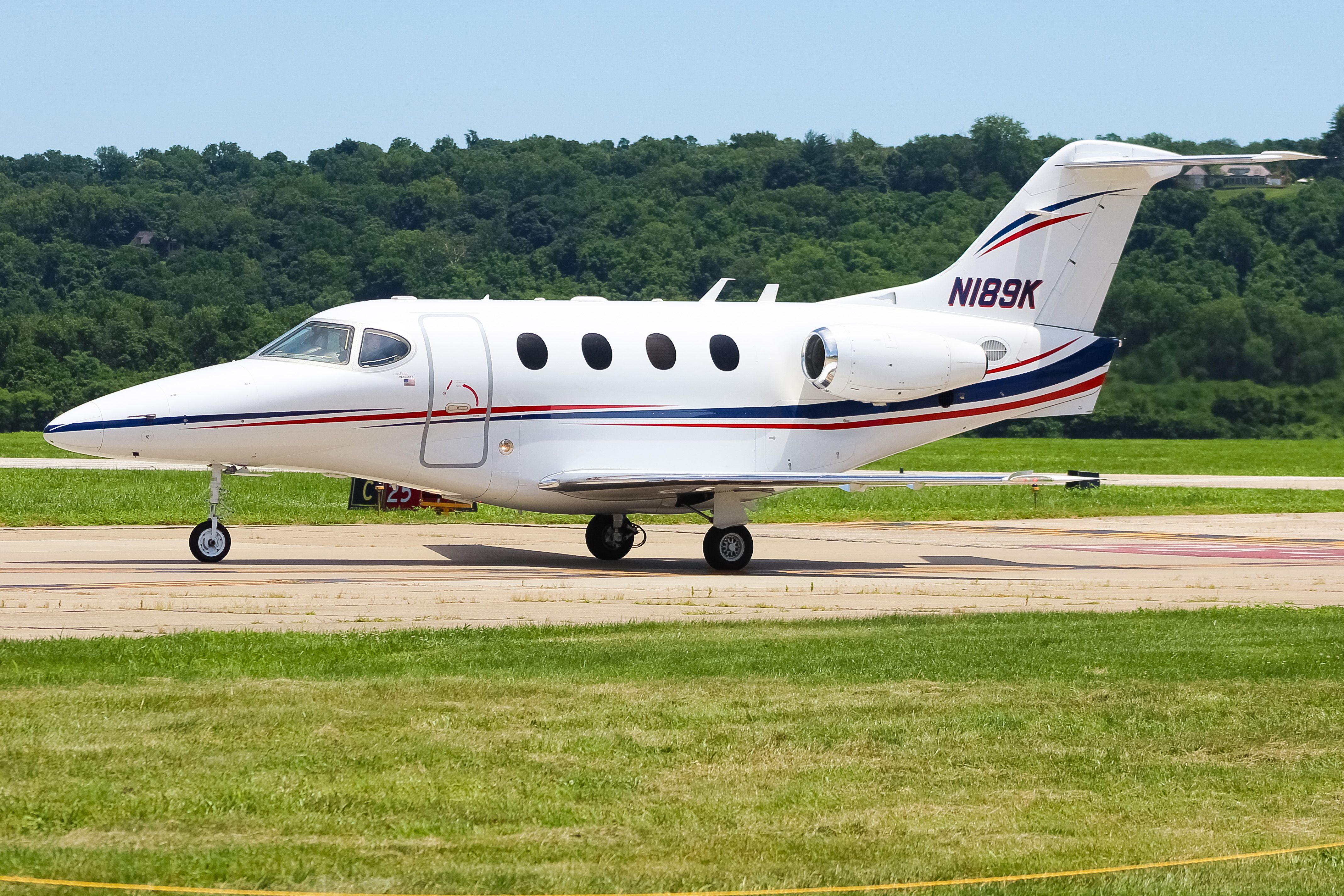 Full size: PRIVATE  Beechcraft Premier  N189K at Cincinnati Municipal Airport/Lunken Field