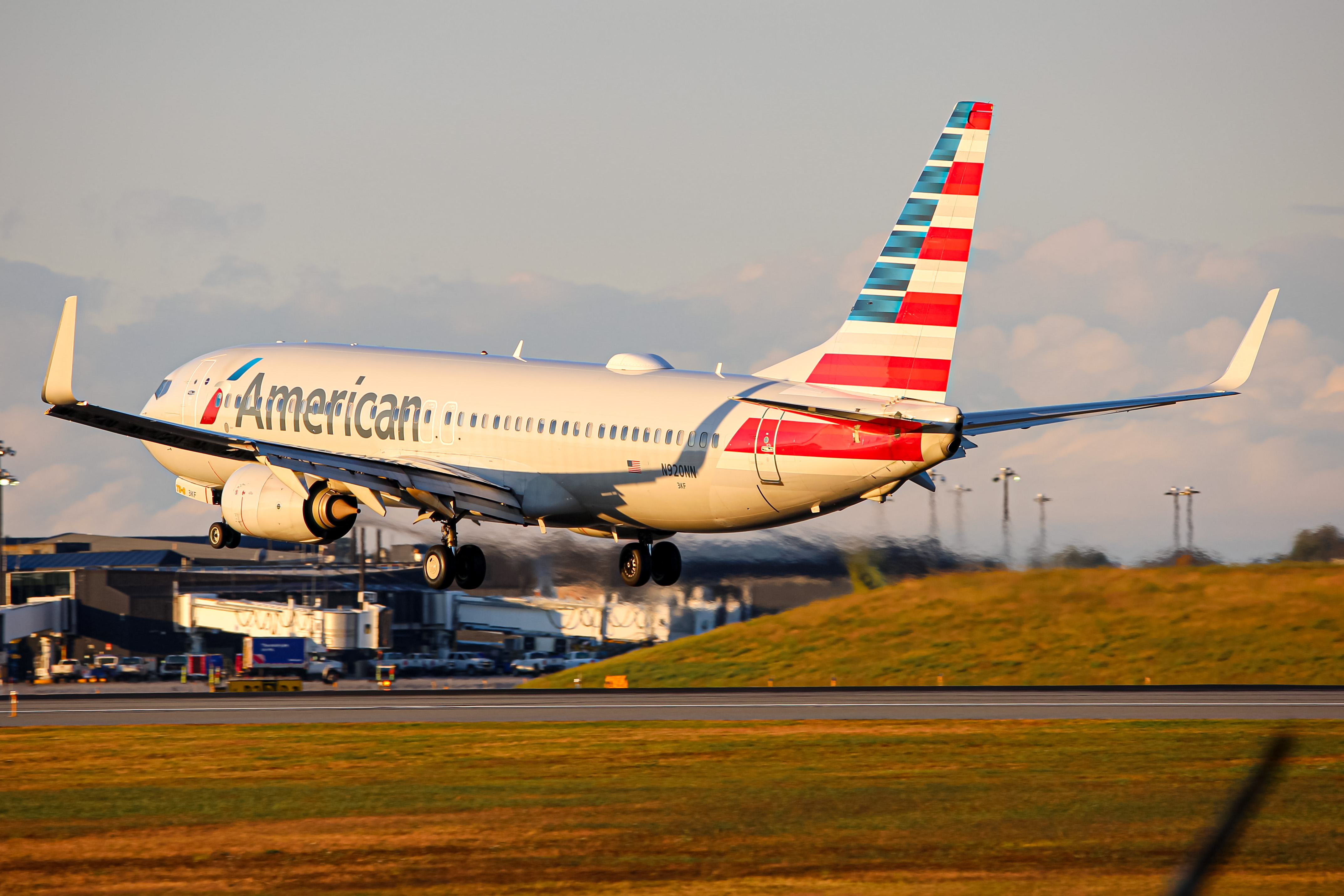 Full size: American Airlines Boeing 737-800 N920NN at Baltimore/Washington International Thurgood Marshall Airport