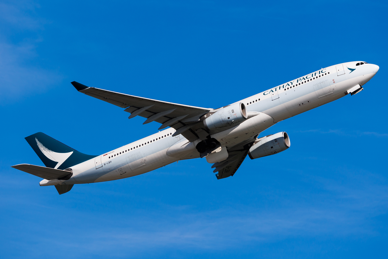 Full size: Cathay Pacific Airbus A330-300 B-LBH at Hong Kong International Airport