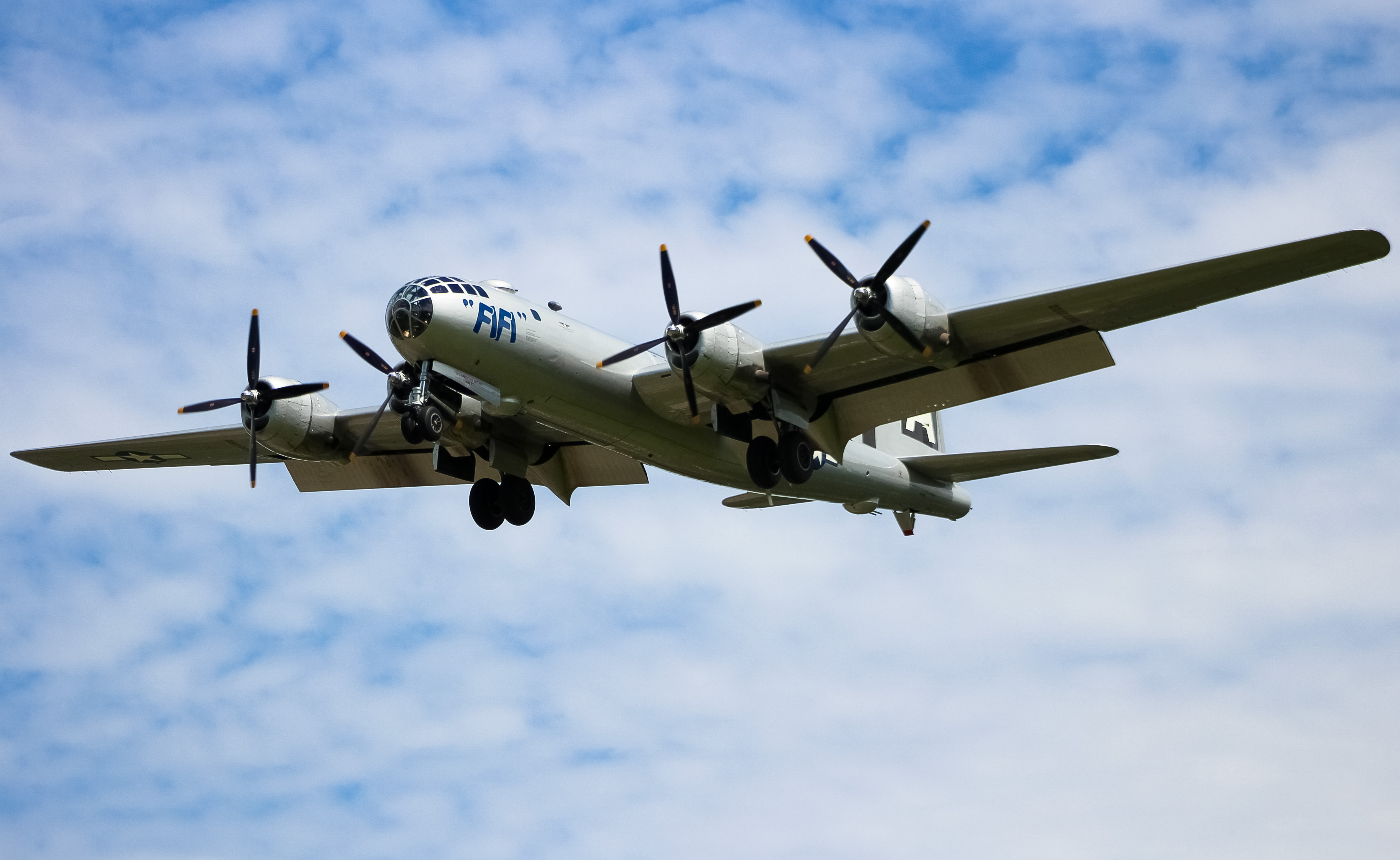 Full size: PRIVATE Boeing B-29 SuperFortress N529B at Cincinnati Municipal Airport/Lunken Field