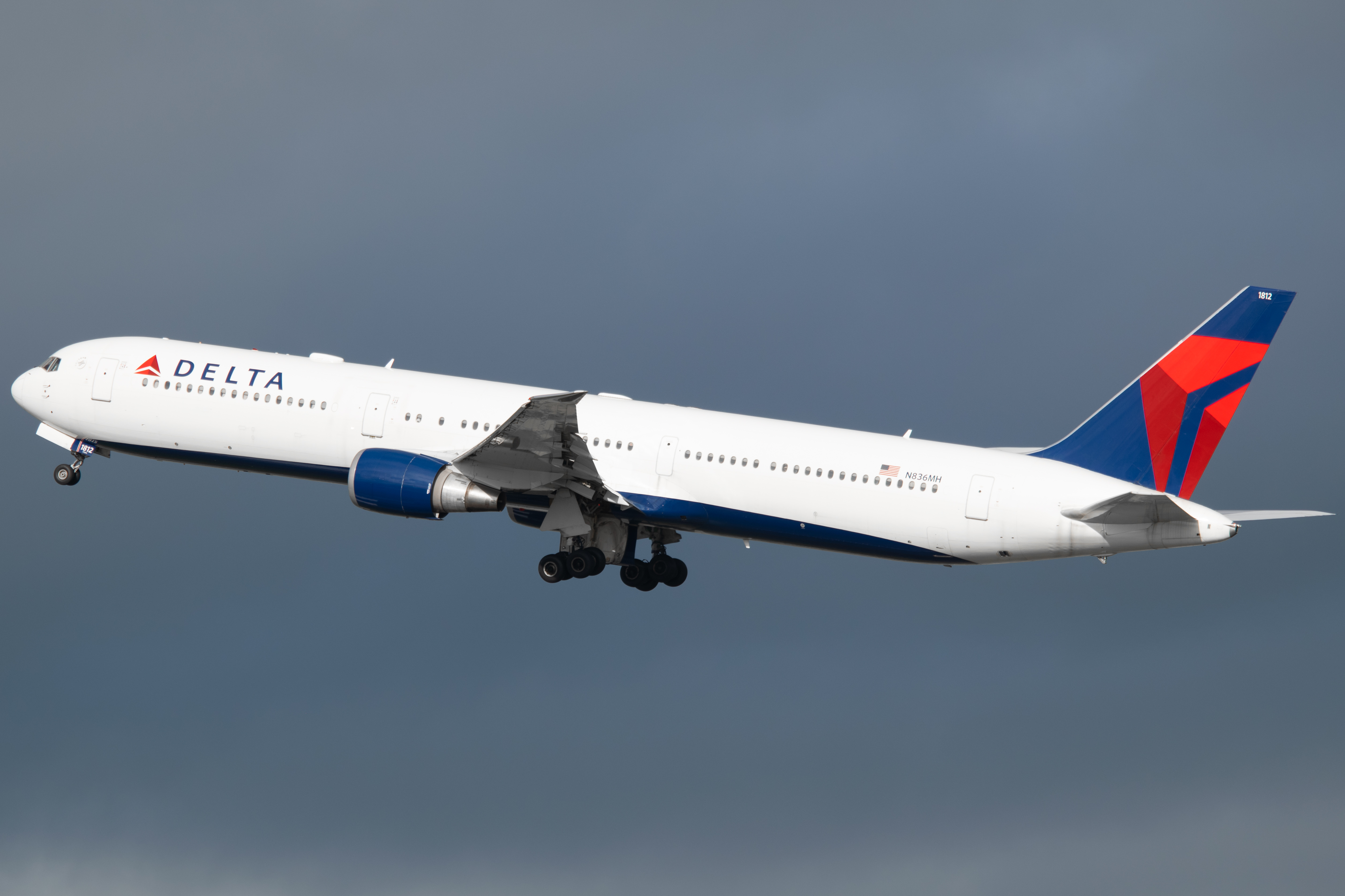 Full size: Delta Airlines Boeing 767-400ER N836MH at London Heathrow International Airport