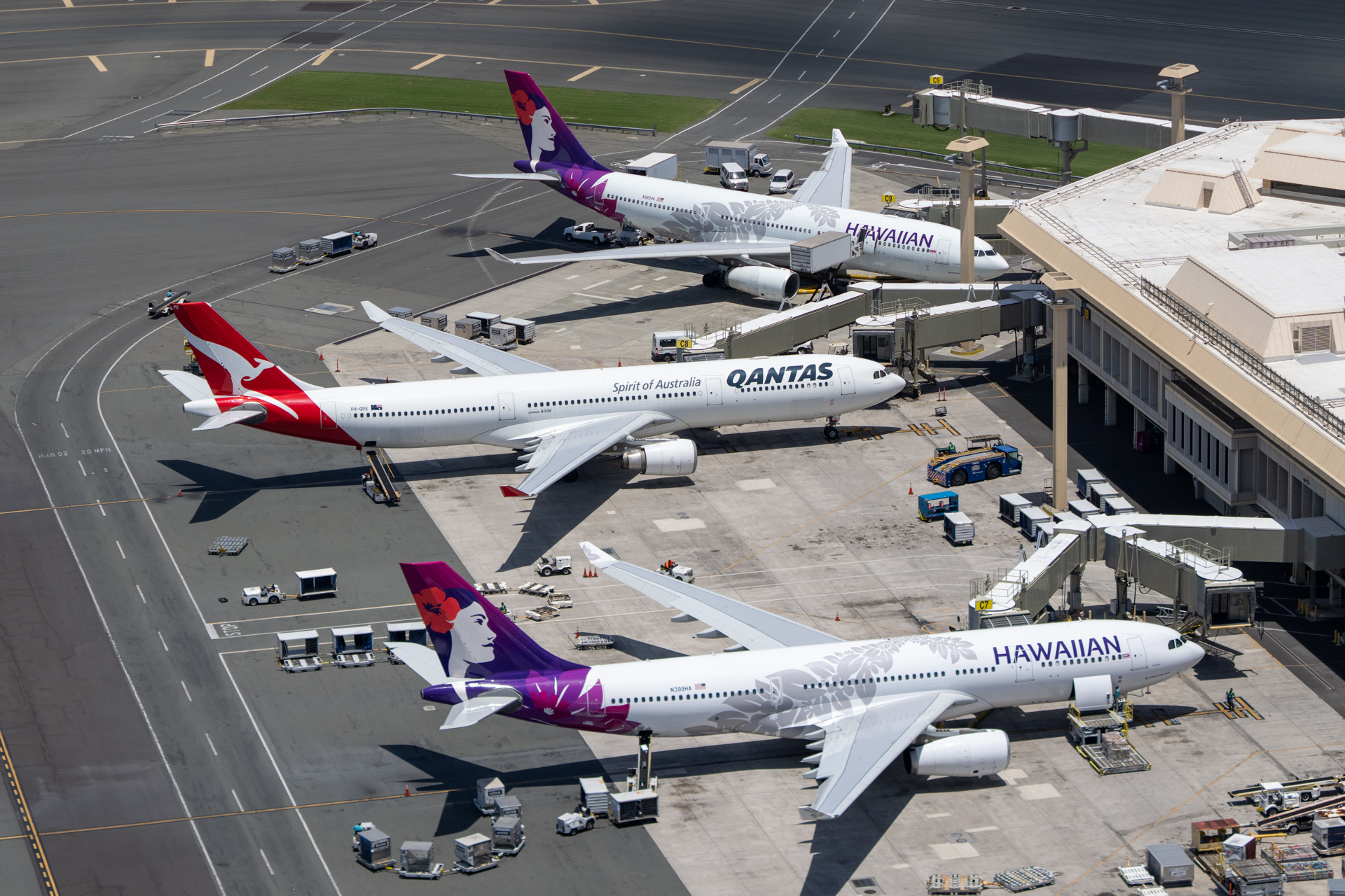 Full size: Airport Photo PHNL at Daniel K Inouye International Airport