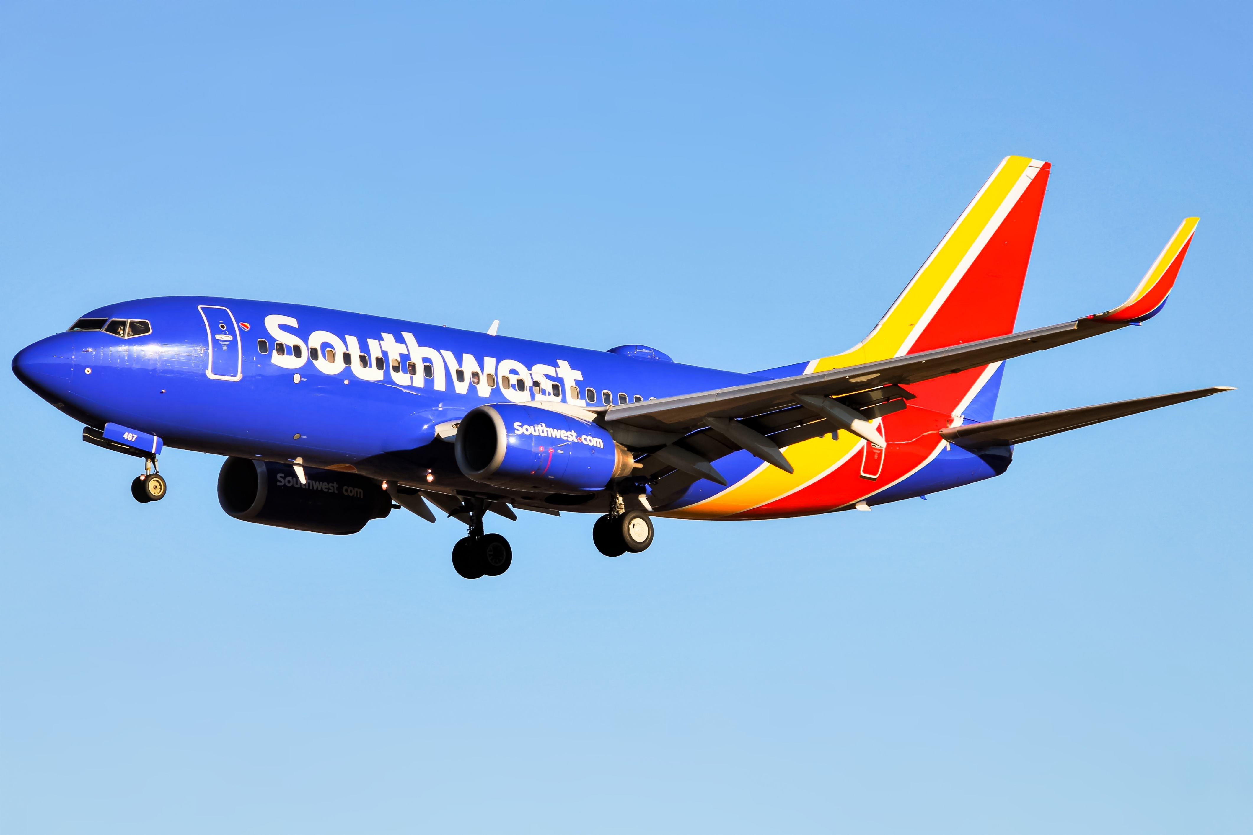Full size: Southwest Airlines Boeing 737-700 N487WN at Baltimore/Washington International Thurgood Marshall Airport