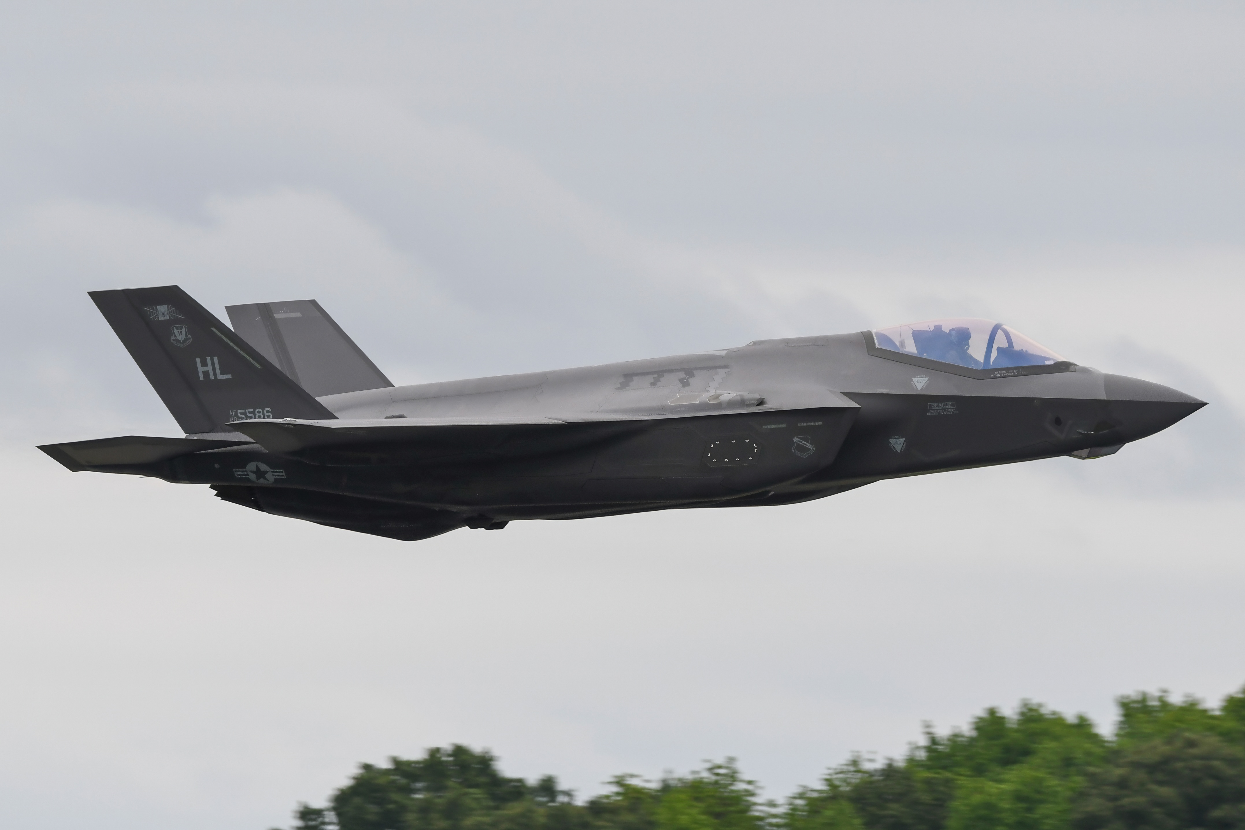 Full size: USAF - United States Air Force Lockheed Martin F-35 Lightning 20-5586 at Dover Air Force Base