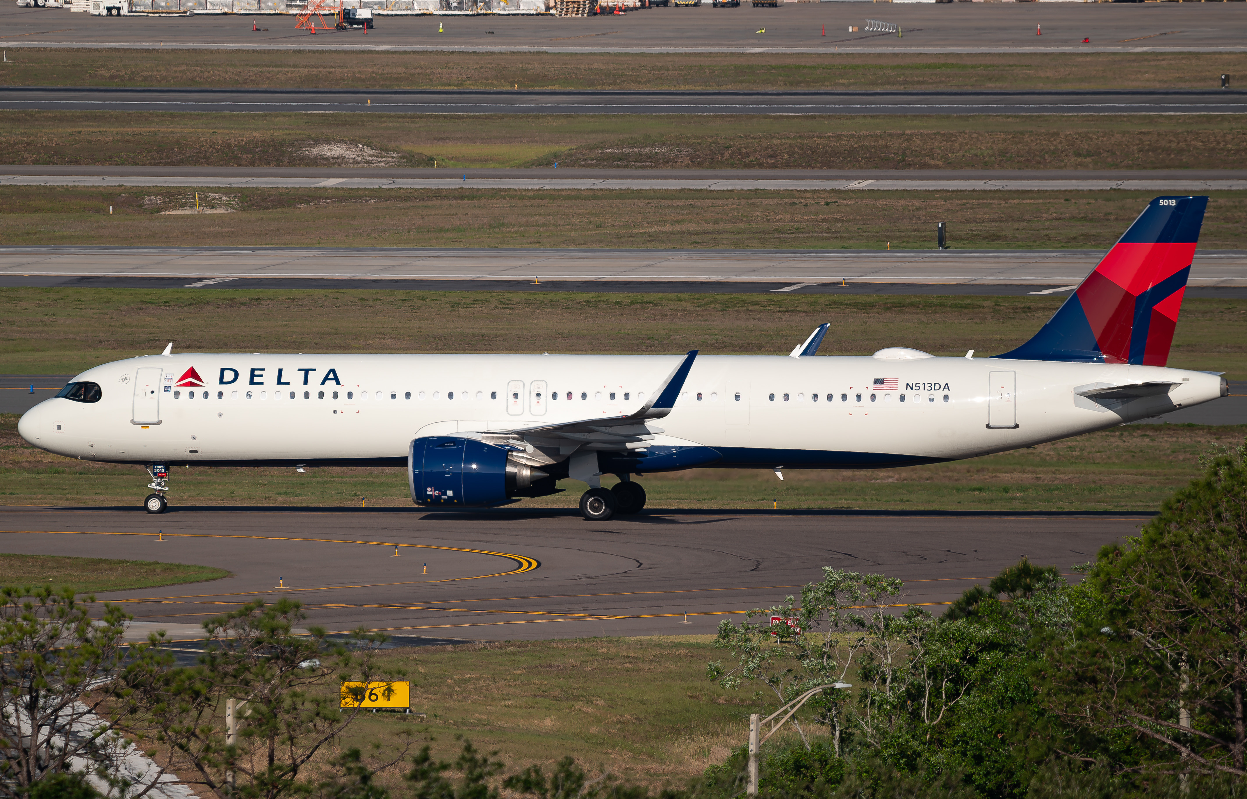 Full size: Delta Airlines Airbus A321NEO N513DA at Orlando International Airport